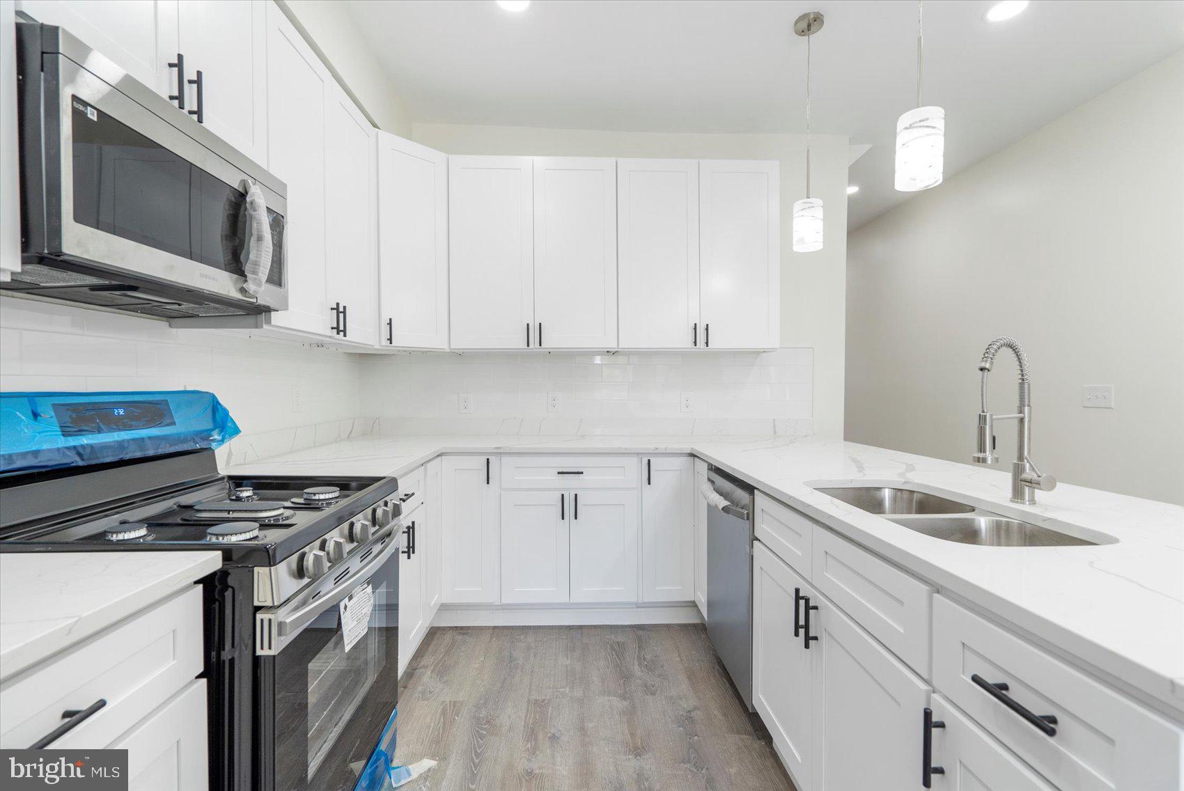 BARCLAY - Residential