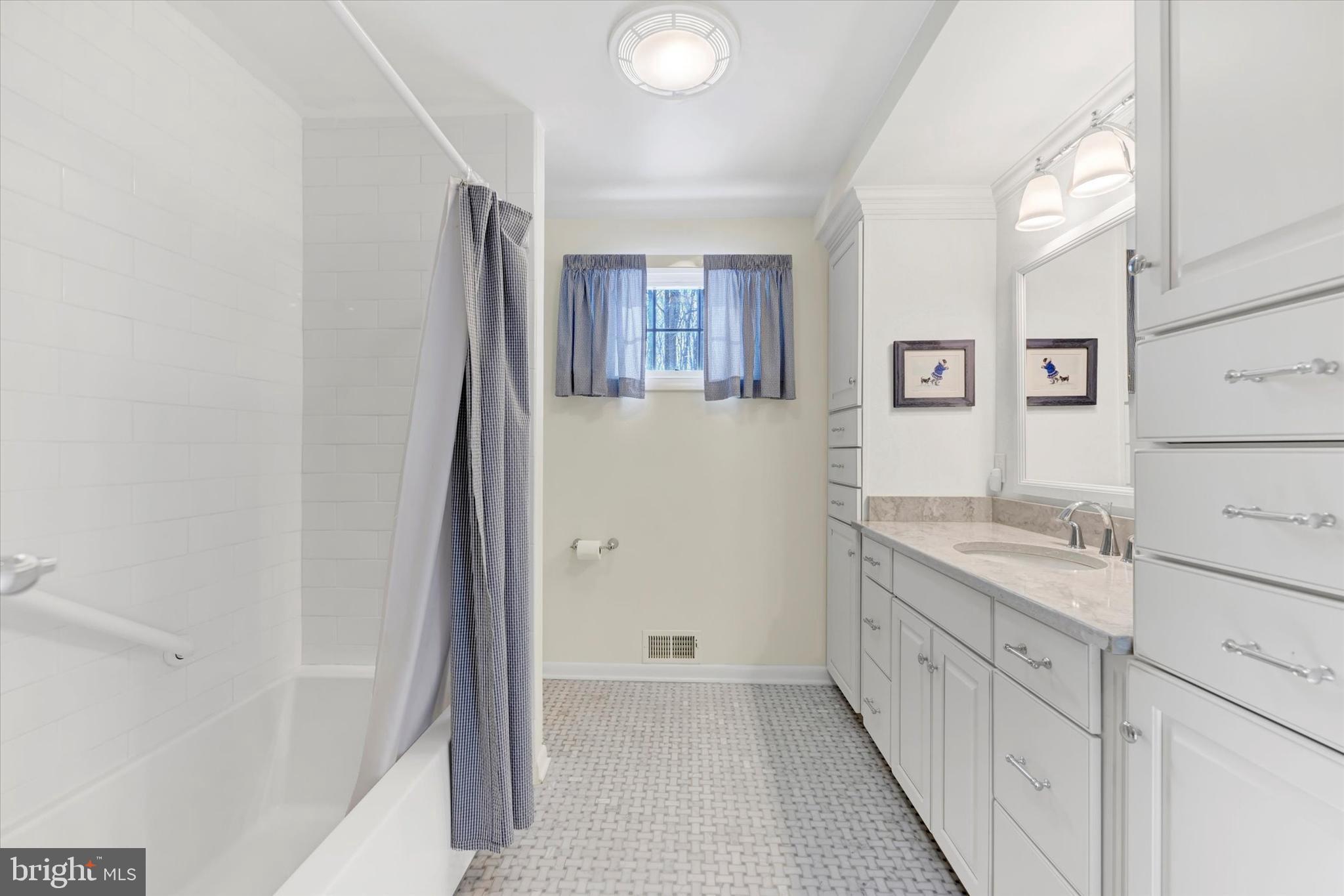 HAMPTON - Residential