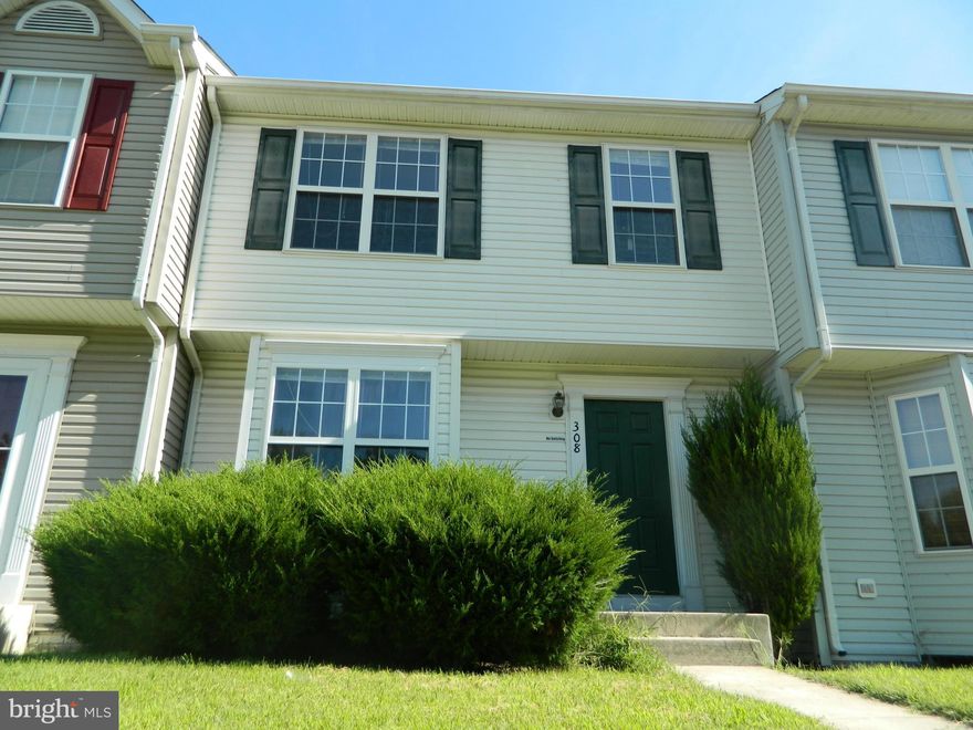 Beautiful Townhouse, 3 bed, 2 full/2 half bath.  Large finished basement, washer and dryer included.  Fenced back yard.  Close to 95, rt 1, shopping, Quantico and much more!  Don't miss this great opportunity!