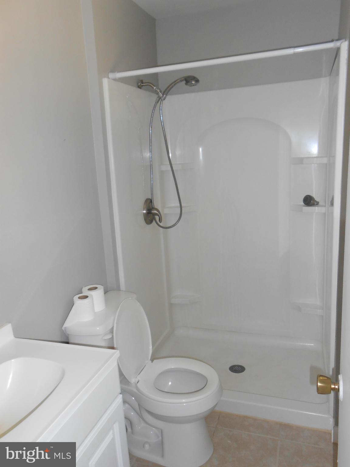 HAWTHORNE MANOR - Residential Lease