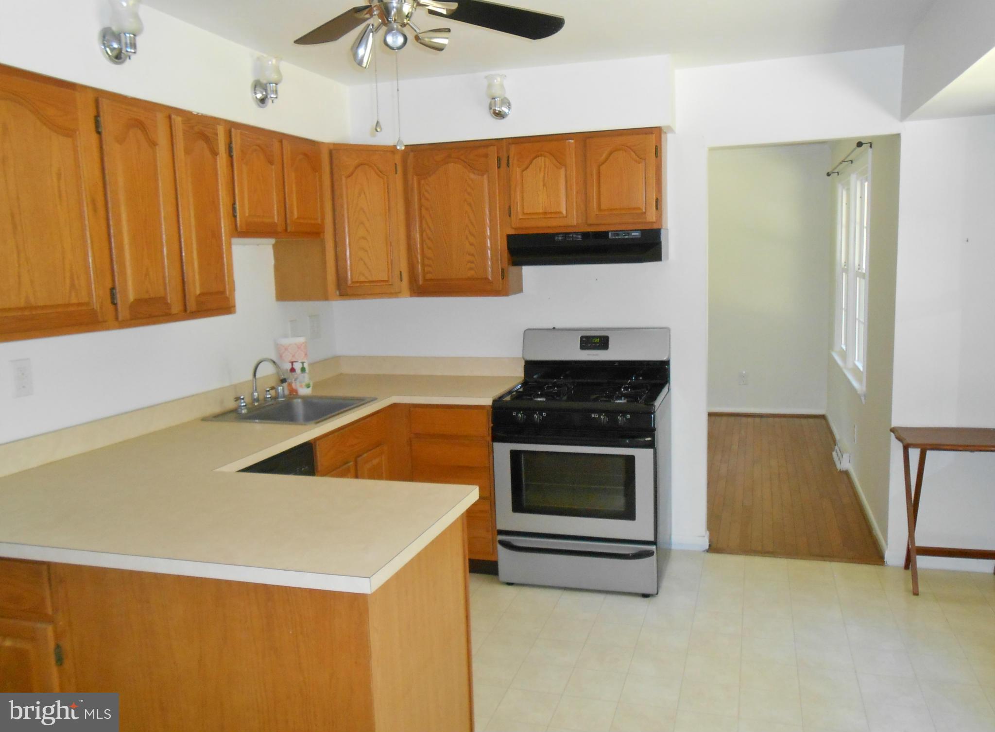 HAWTHORNE MANOR - Residential Lease