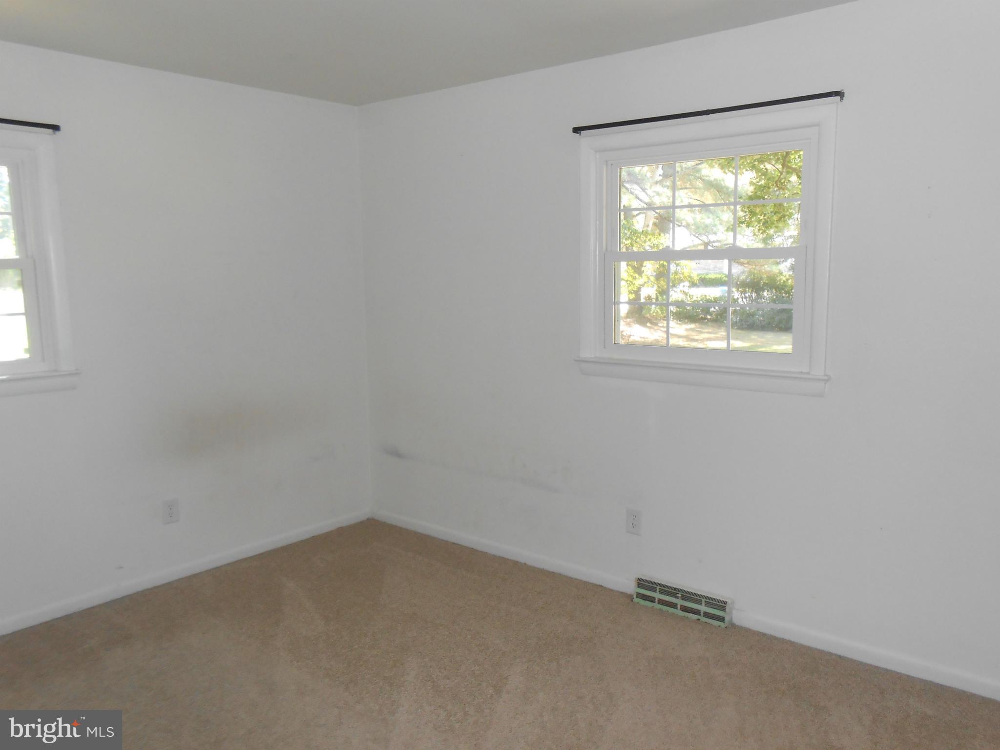 HAWTHORNE MANOR - Residential Lease