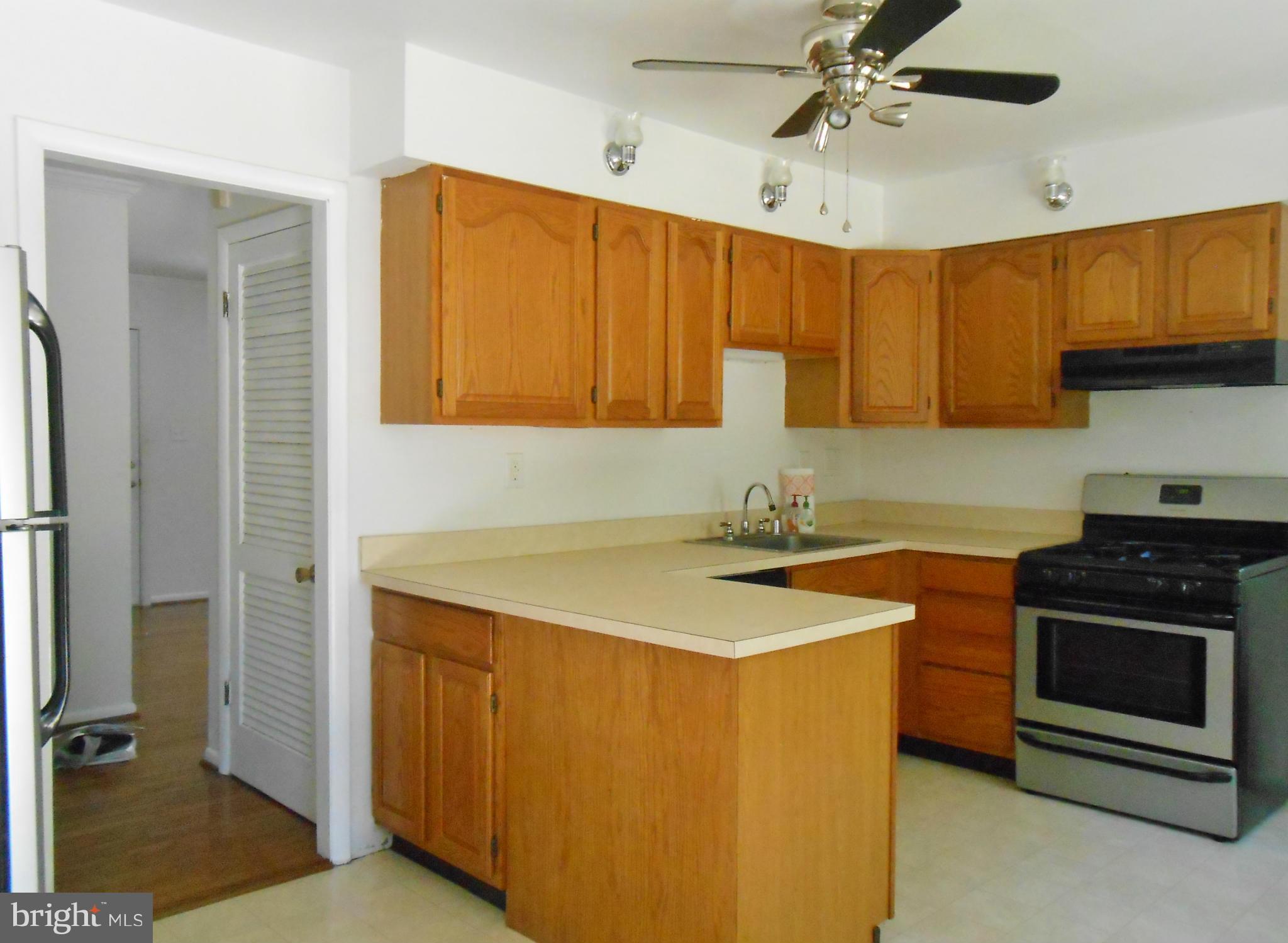 HAWTHORNE MANOR - Residential Lease