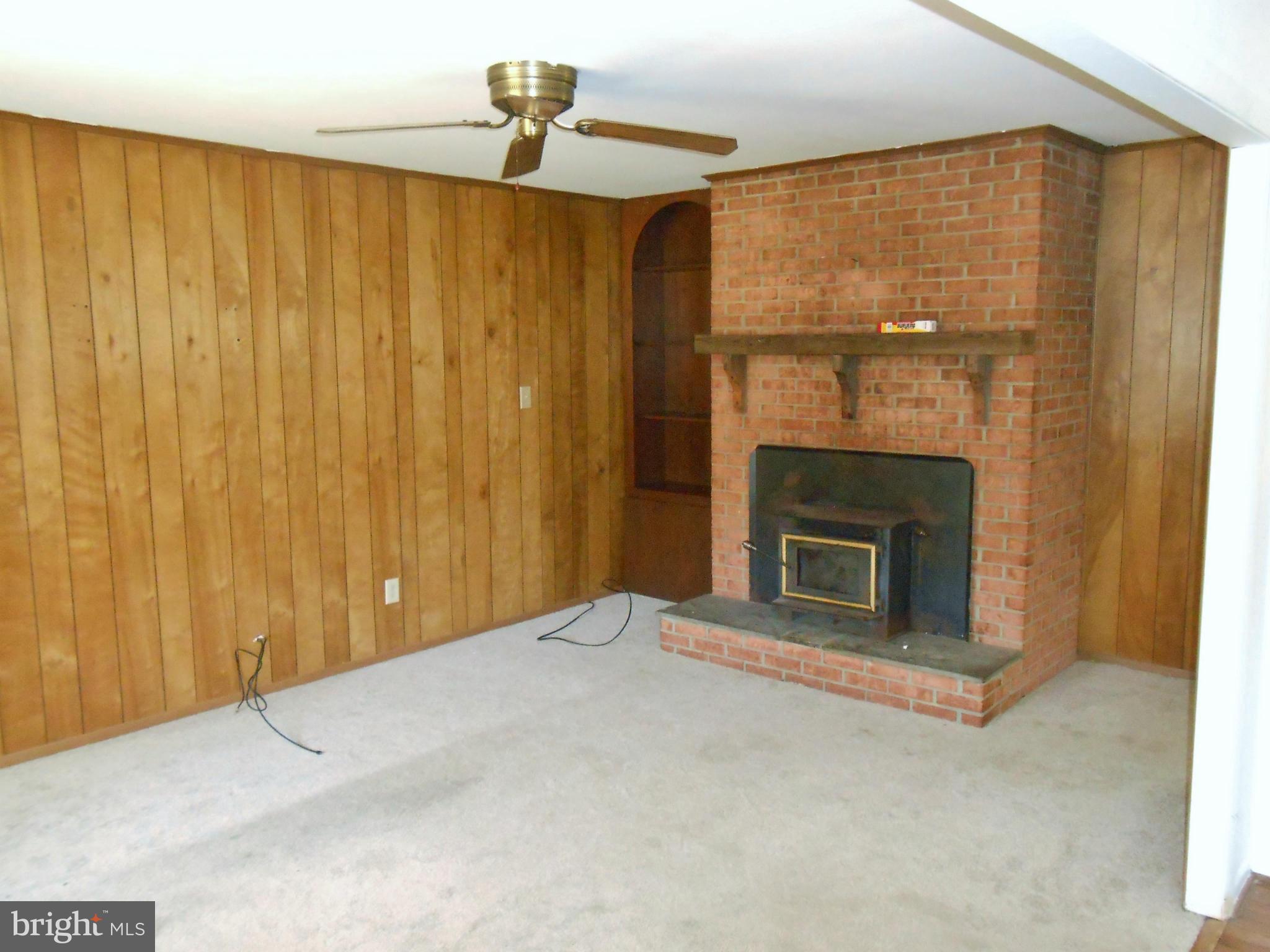 HAWTHORNE MANOR - Residential Lease