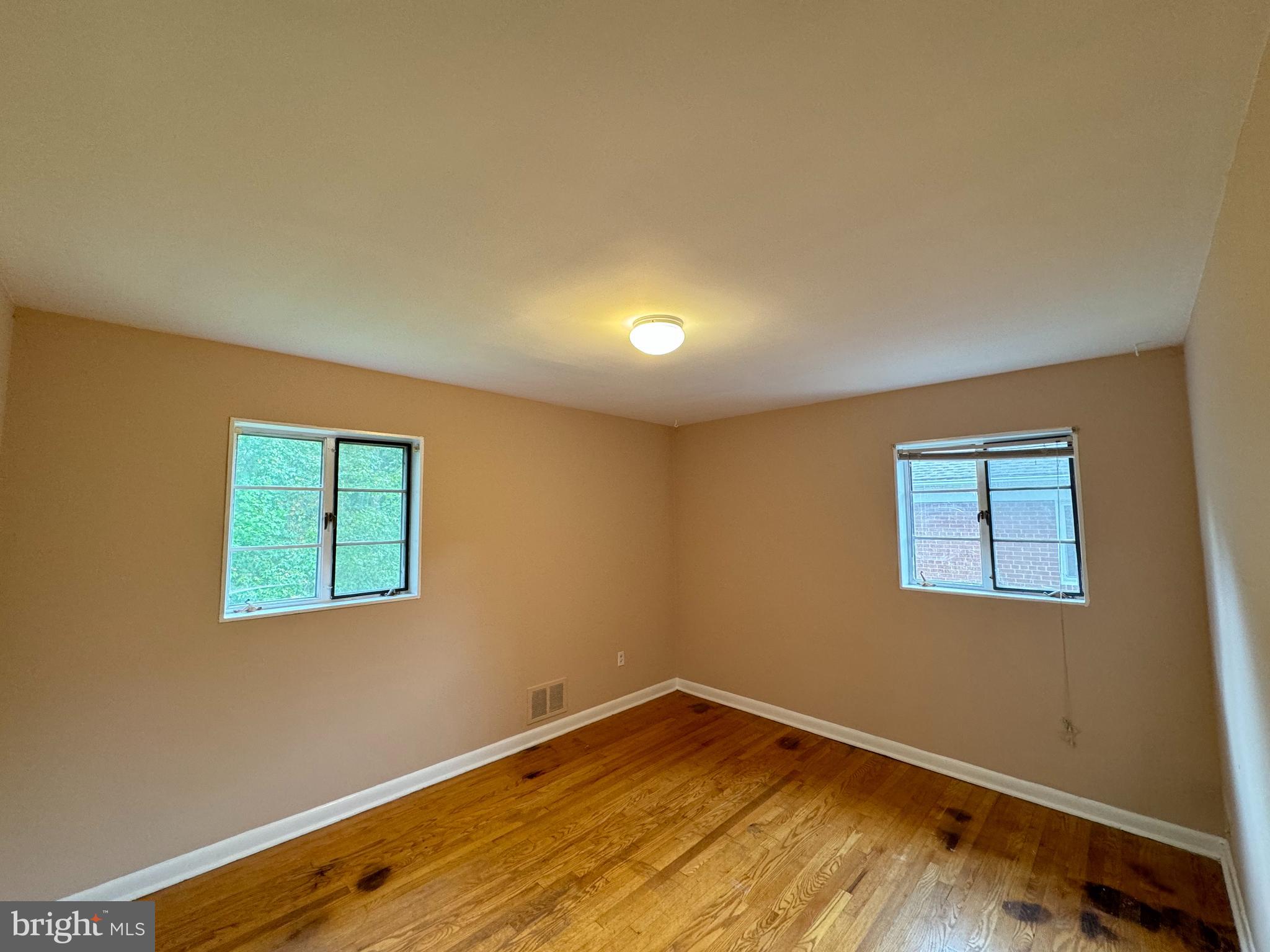 UNIVERSITY ESTATES - Residential Lease