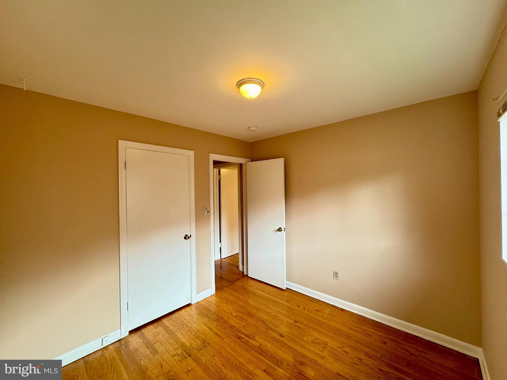 UNIVERSITY ESTATES - Residential Lease