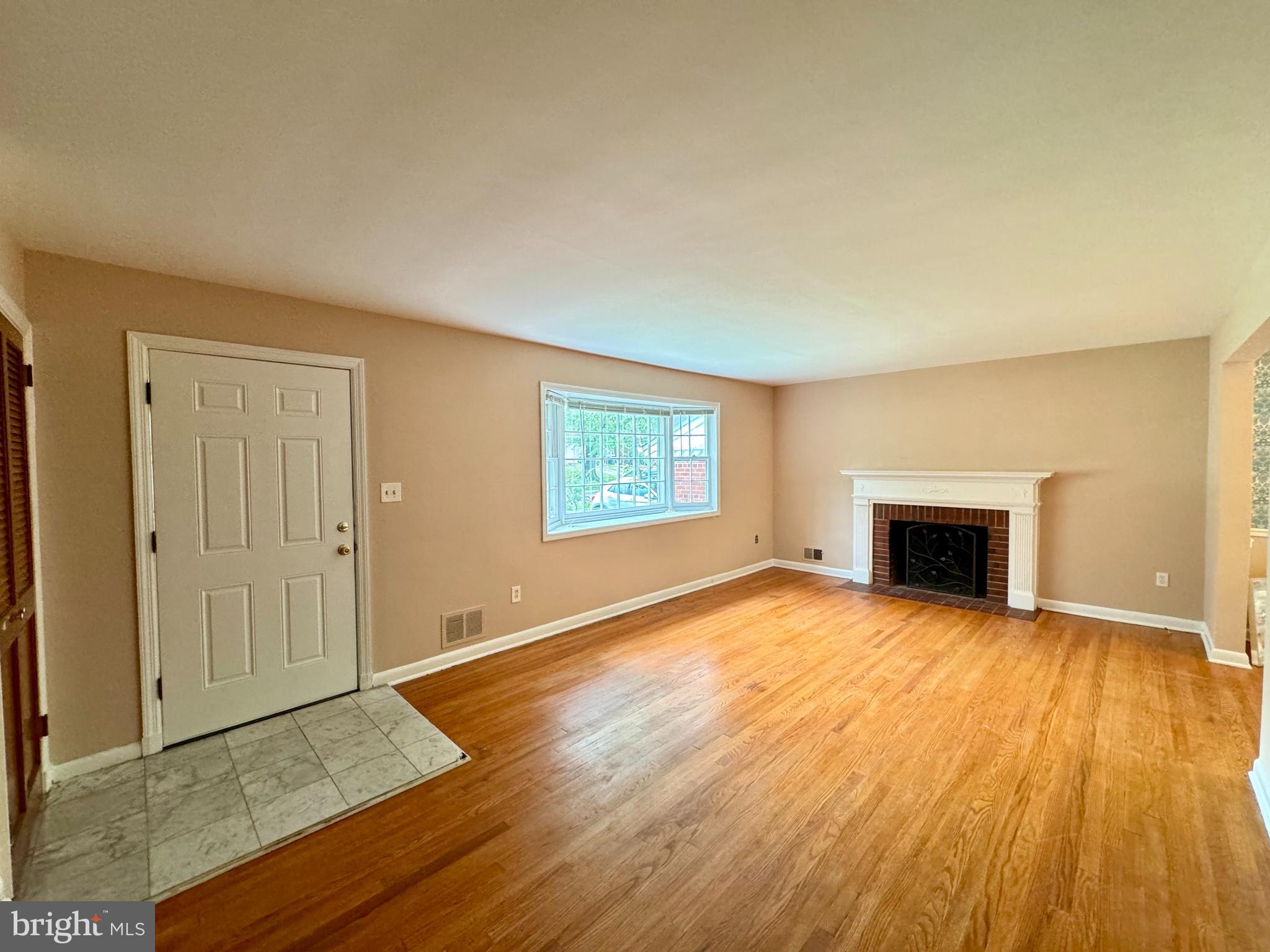 UNIVERSITY ESTATES - Residential Lease