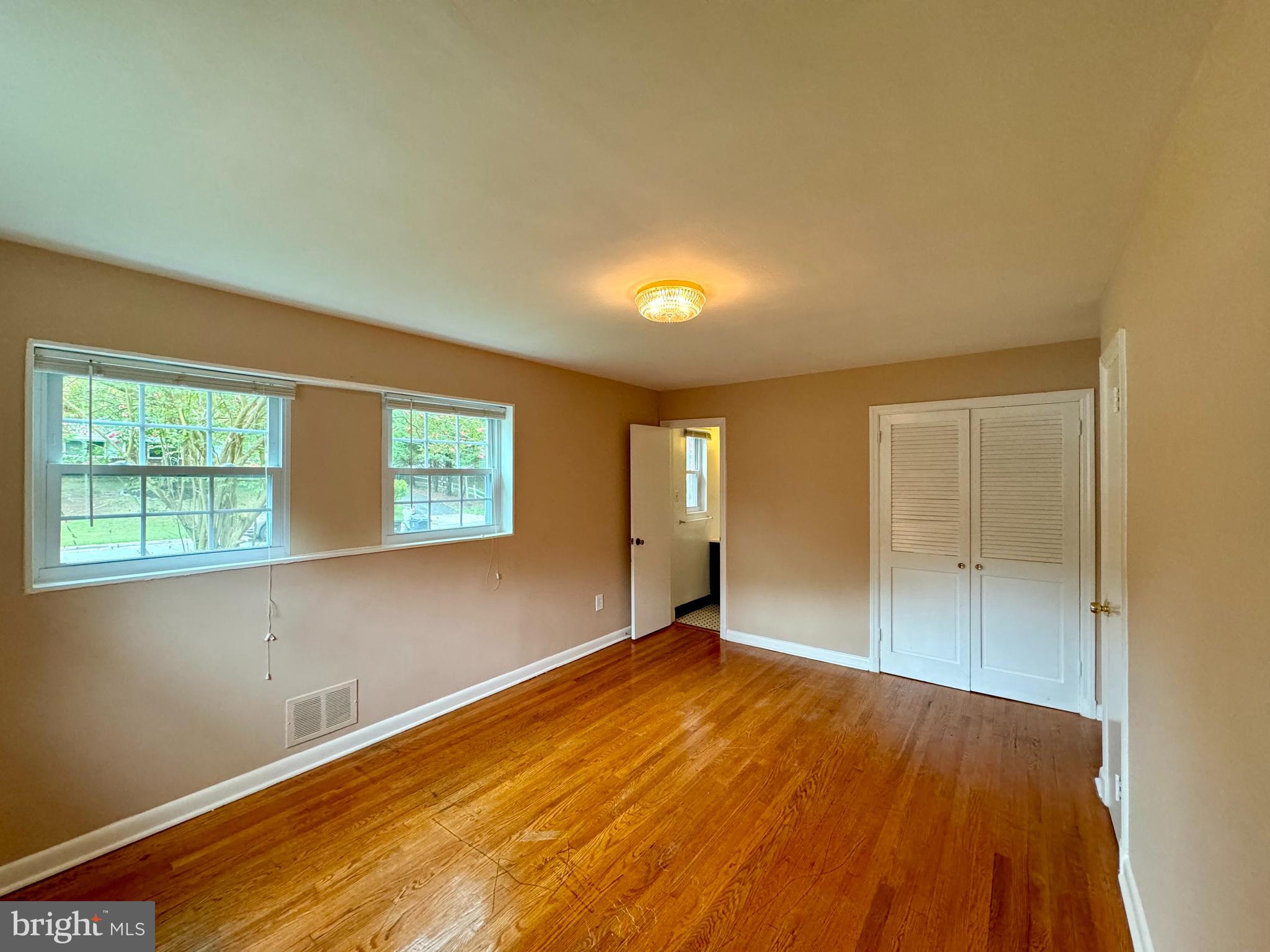 UNIVERSITY ESTATES - Residential Lease