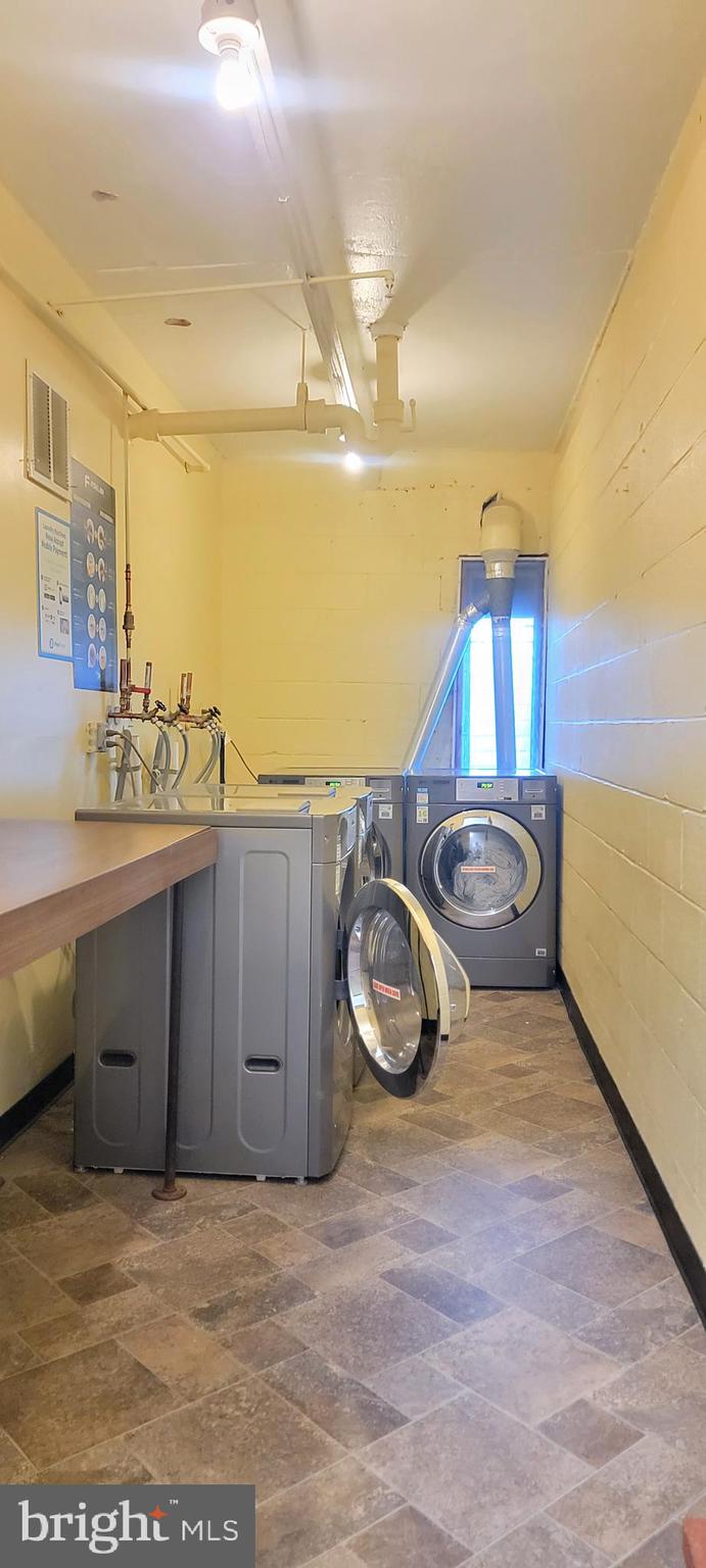 VILLAGE OF WILDE LAKE - Residential Lease