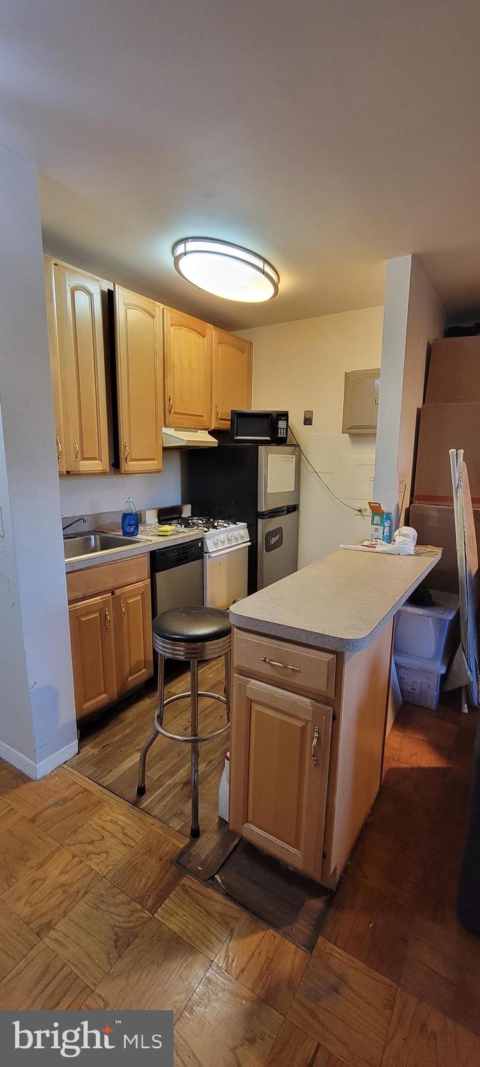 VILLAGE OF WILDE LAKE - Residential Lease