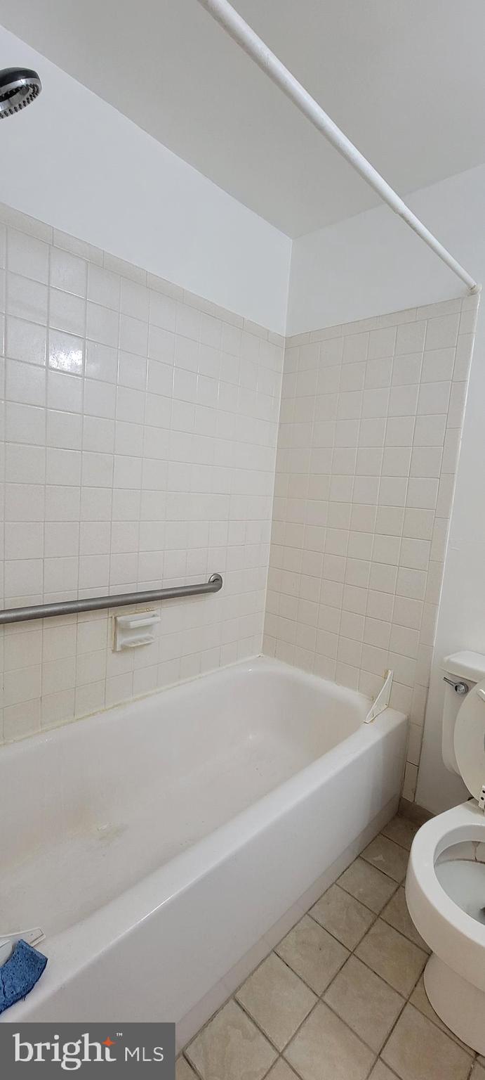 VILLAGE OF WILDE LAKE - Residential Lease