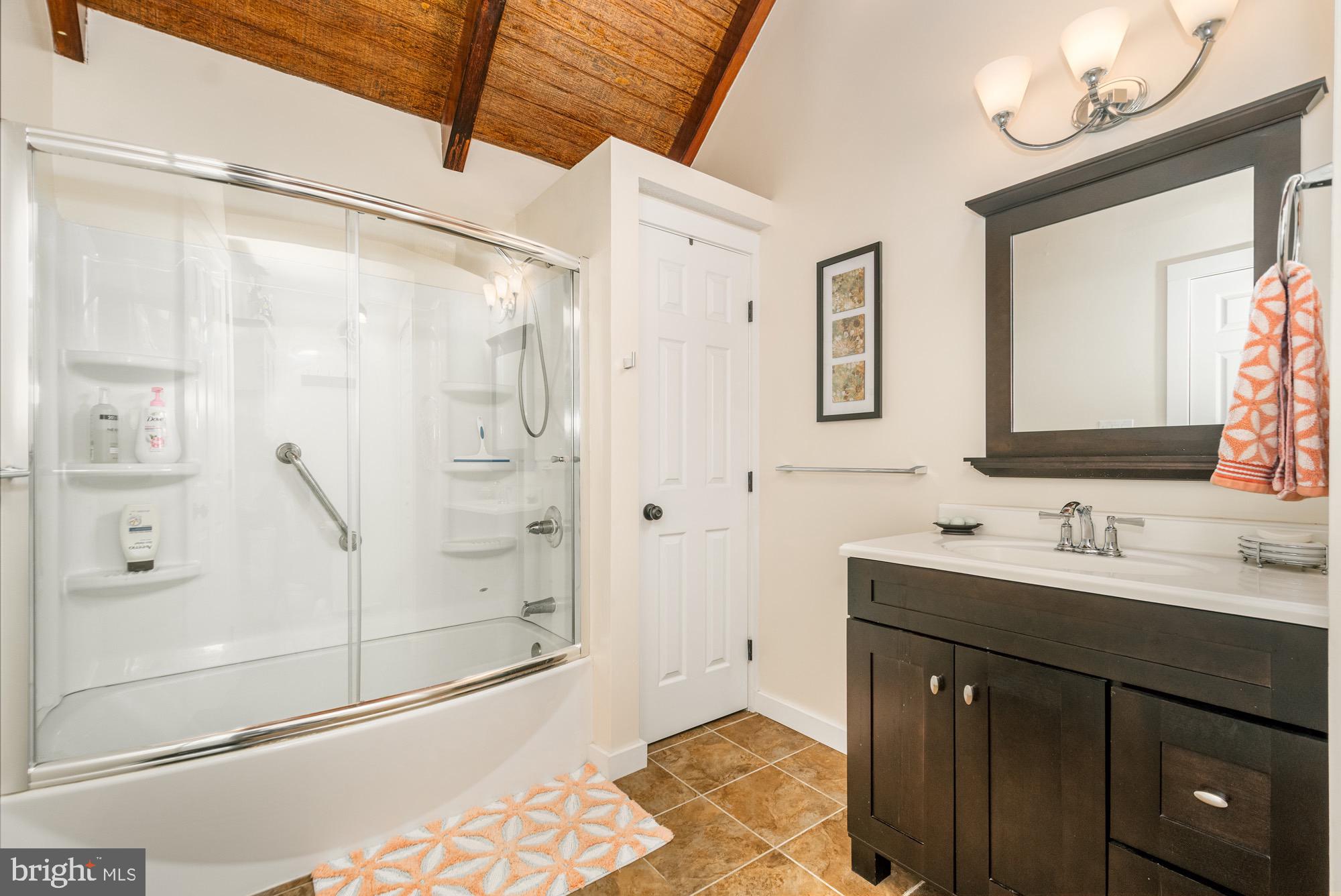 TRADERS LANDING - Residential