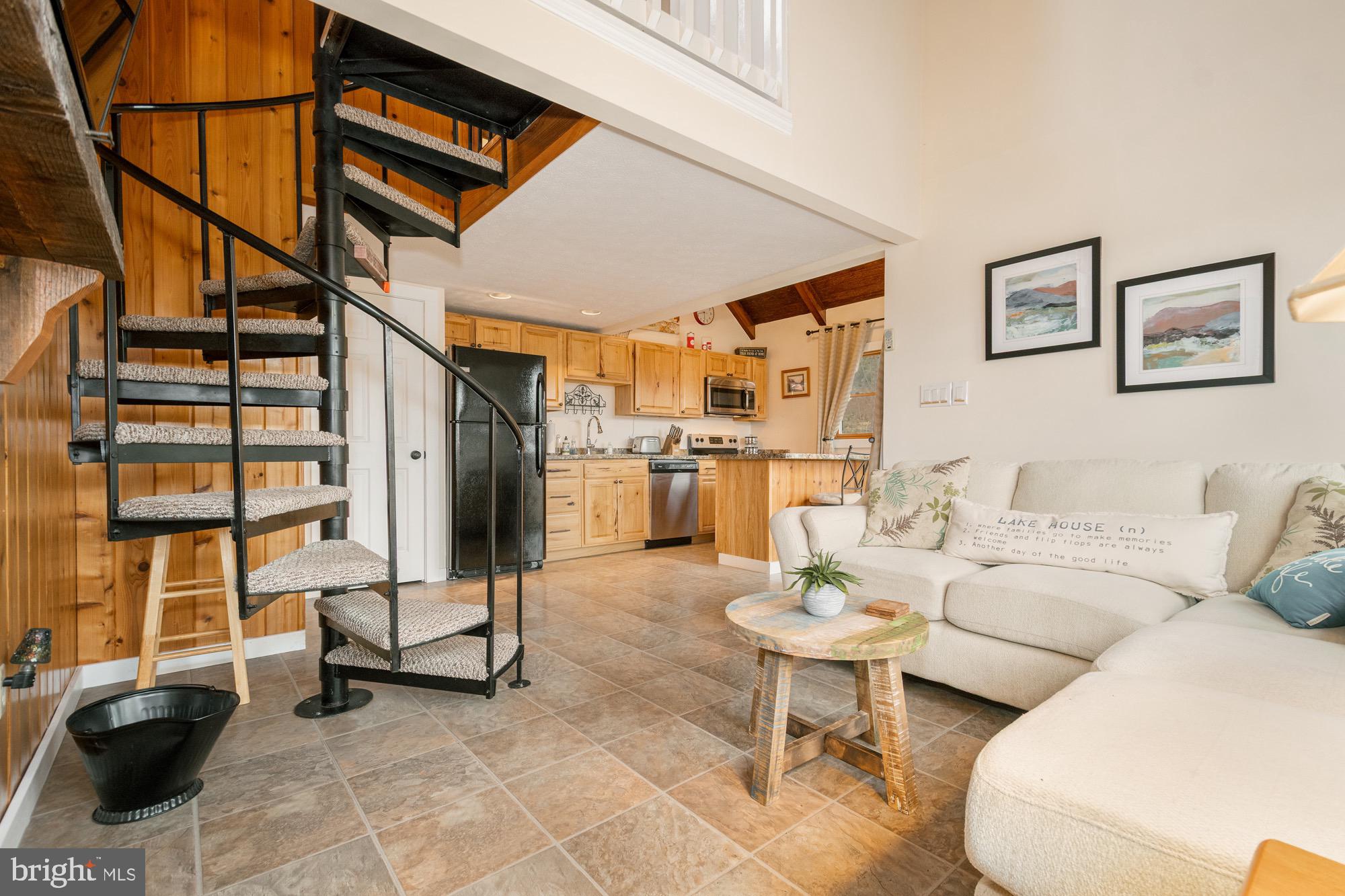 TRADERS LANDING - Residential