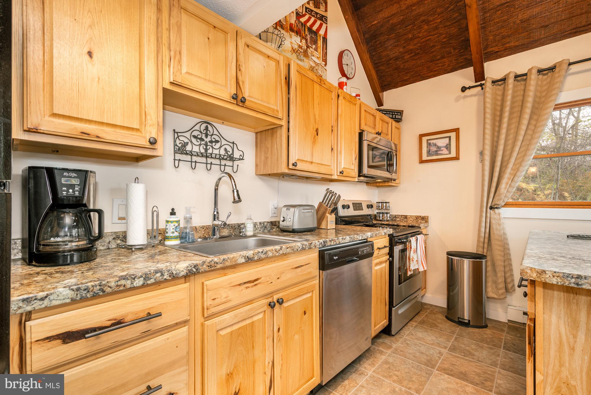 TRADERS LANDING - Residential