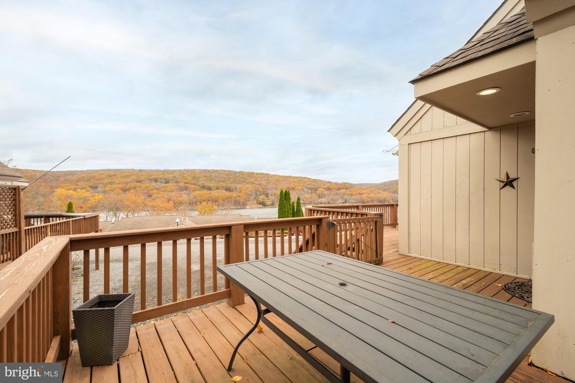 TRADERS LANDING - Residential