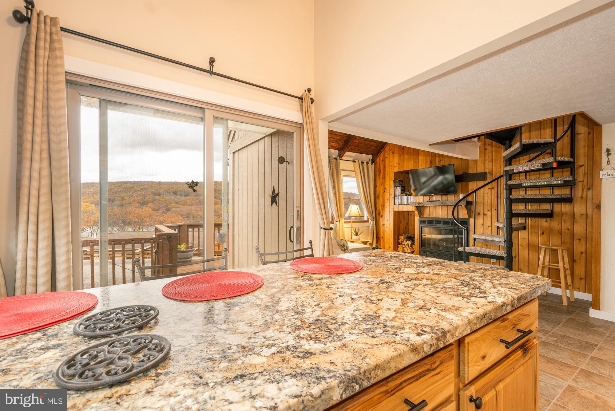 TRADERS LANDING - Residential