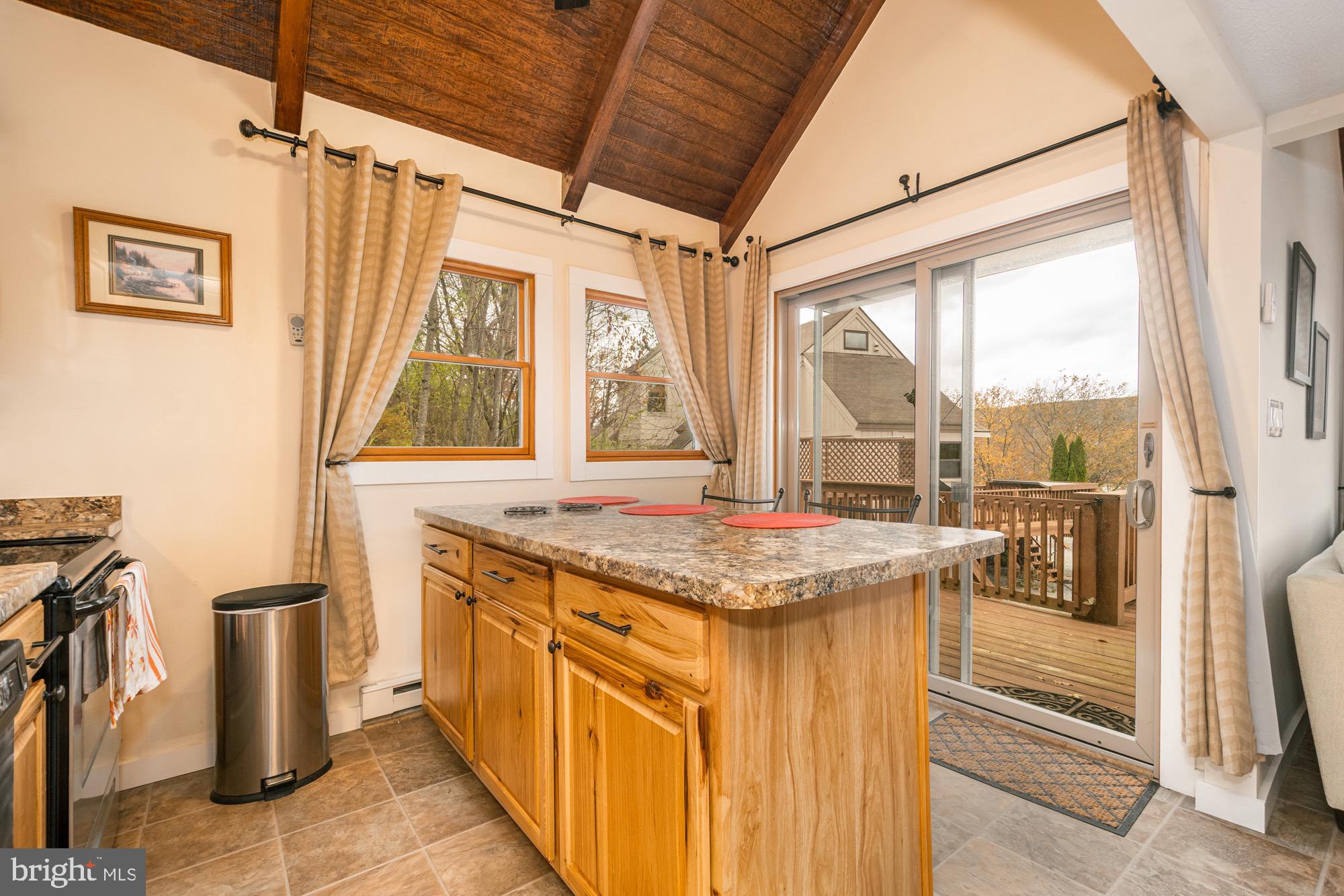 TRADERS LANDING - Residential