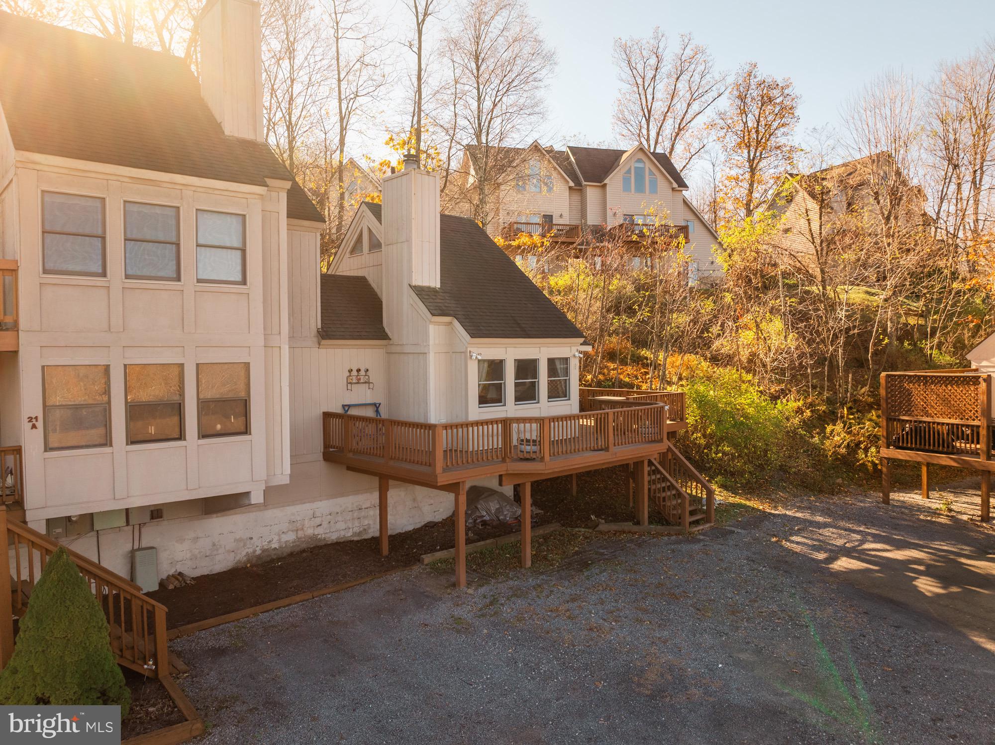 TRADERS LANDING - Residential