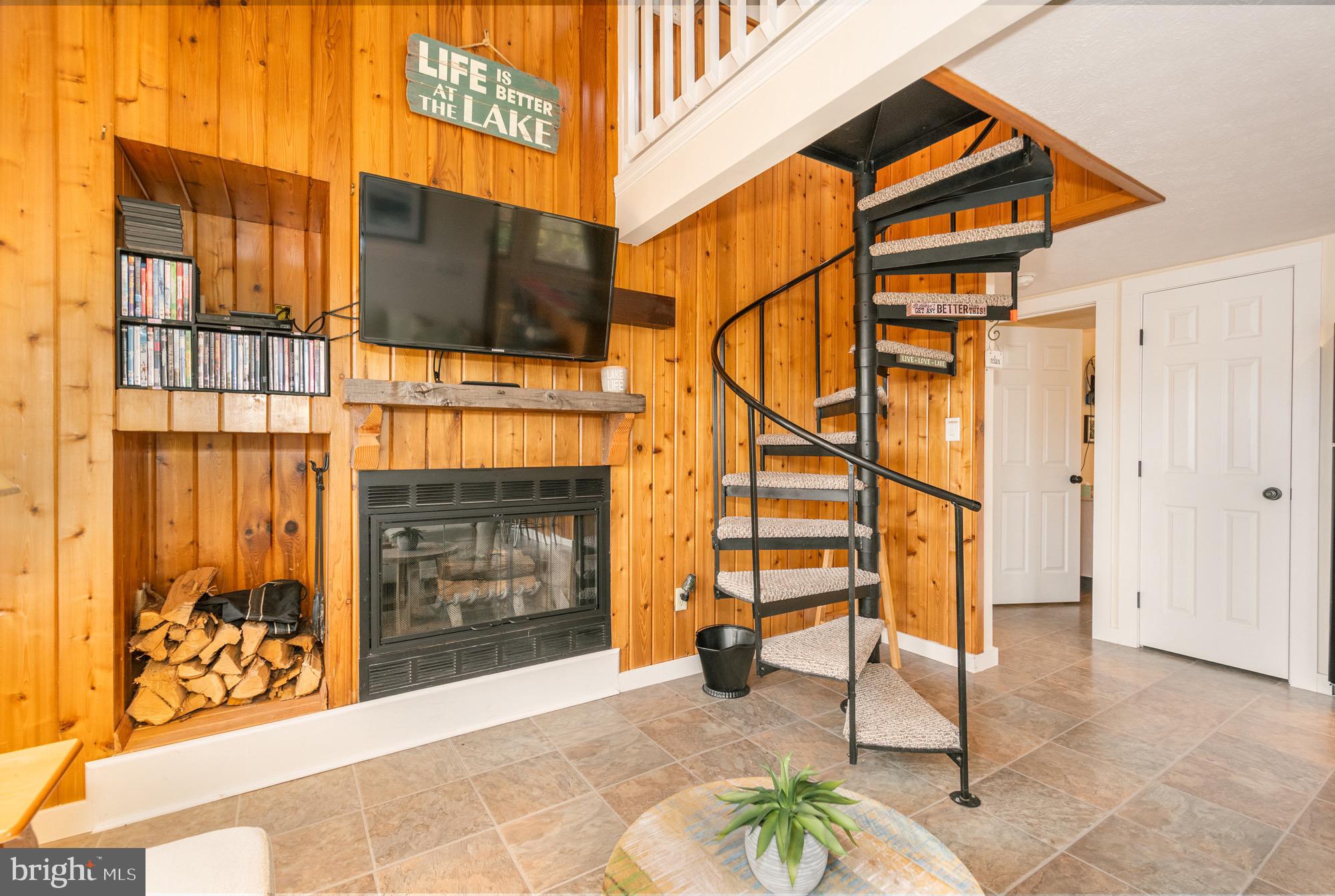 TRADERS LANDING - Residential