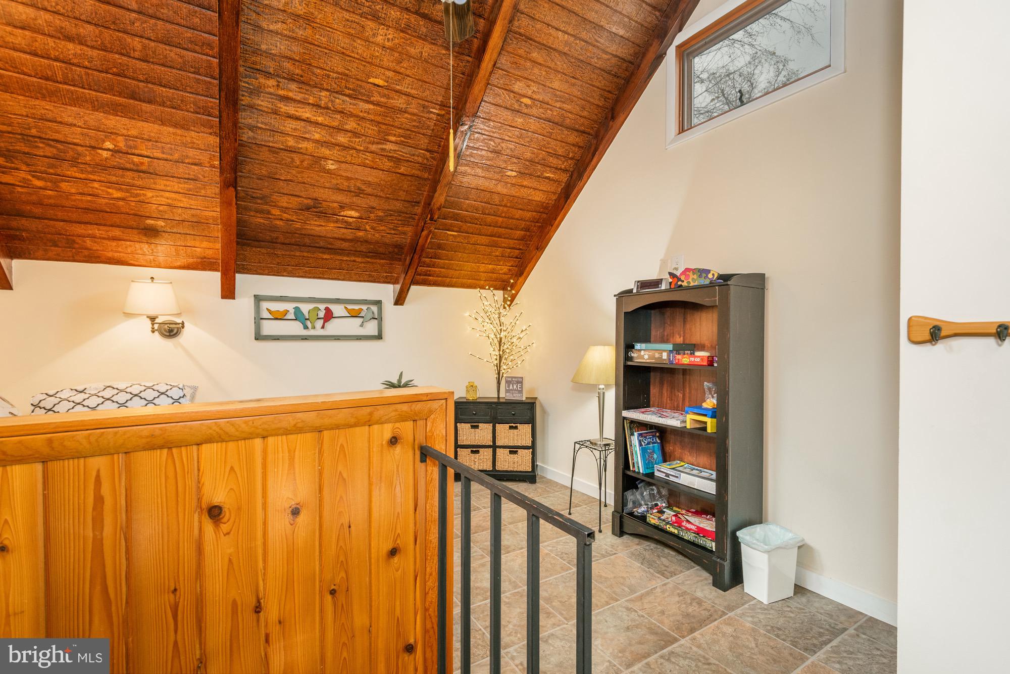 TRADERS LANDING - Residential