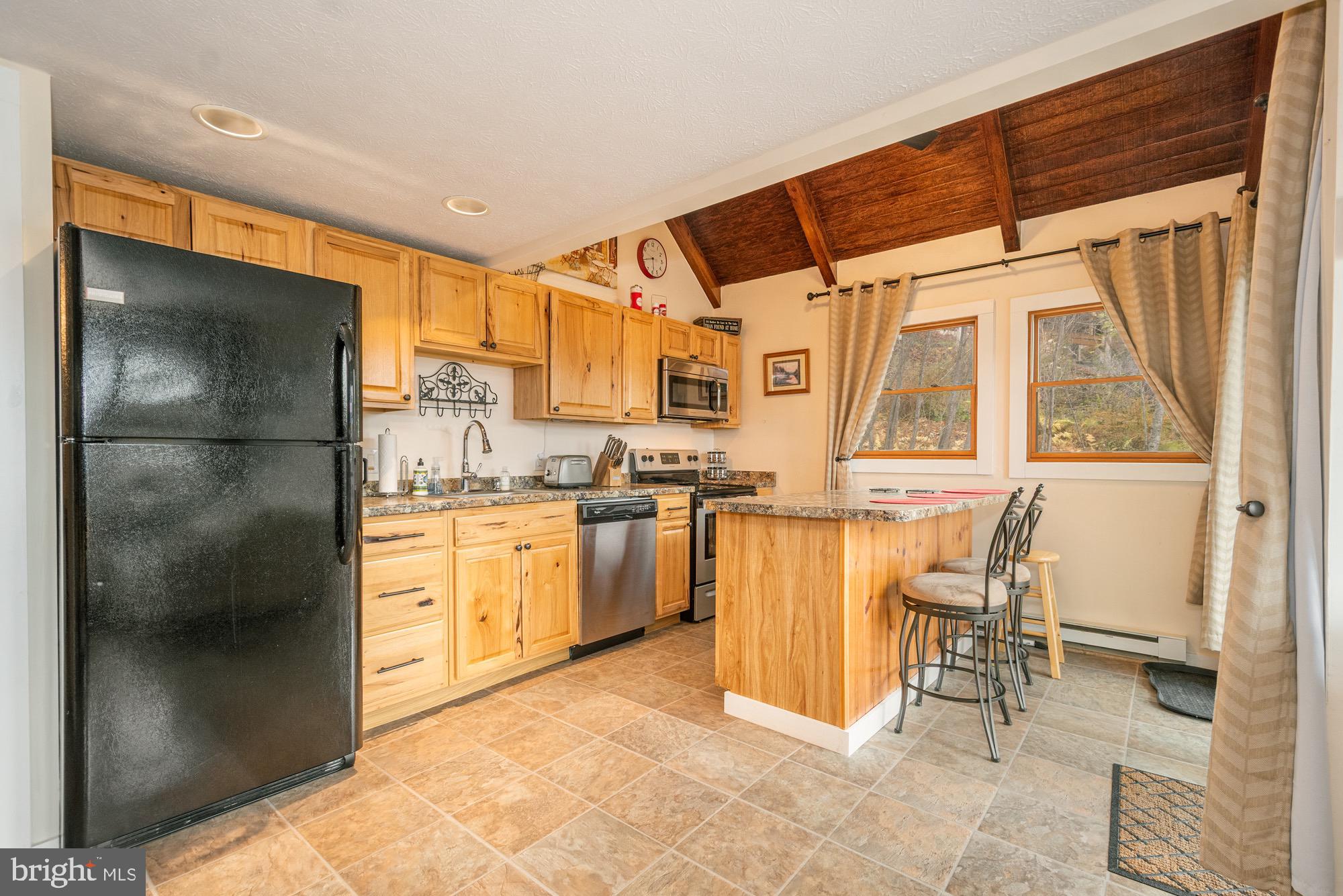 TRADERS LANDING - Residential