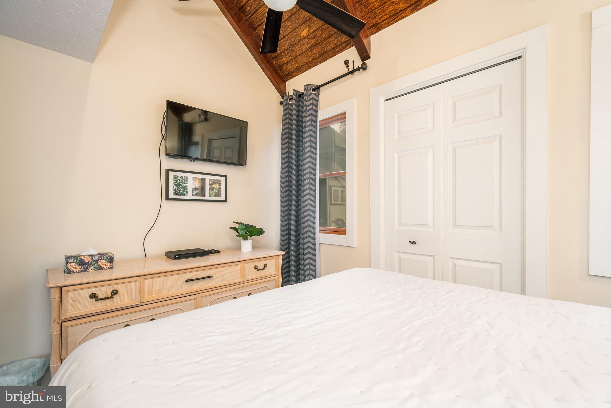 TRADERS LANDING - Residential