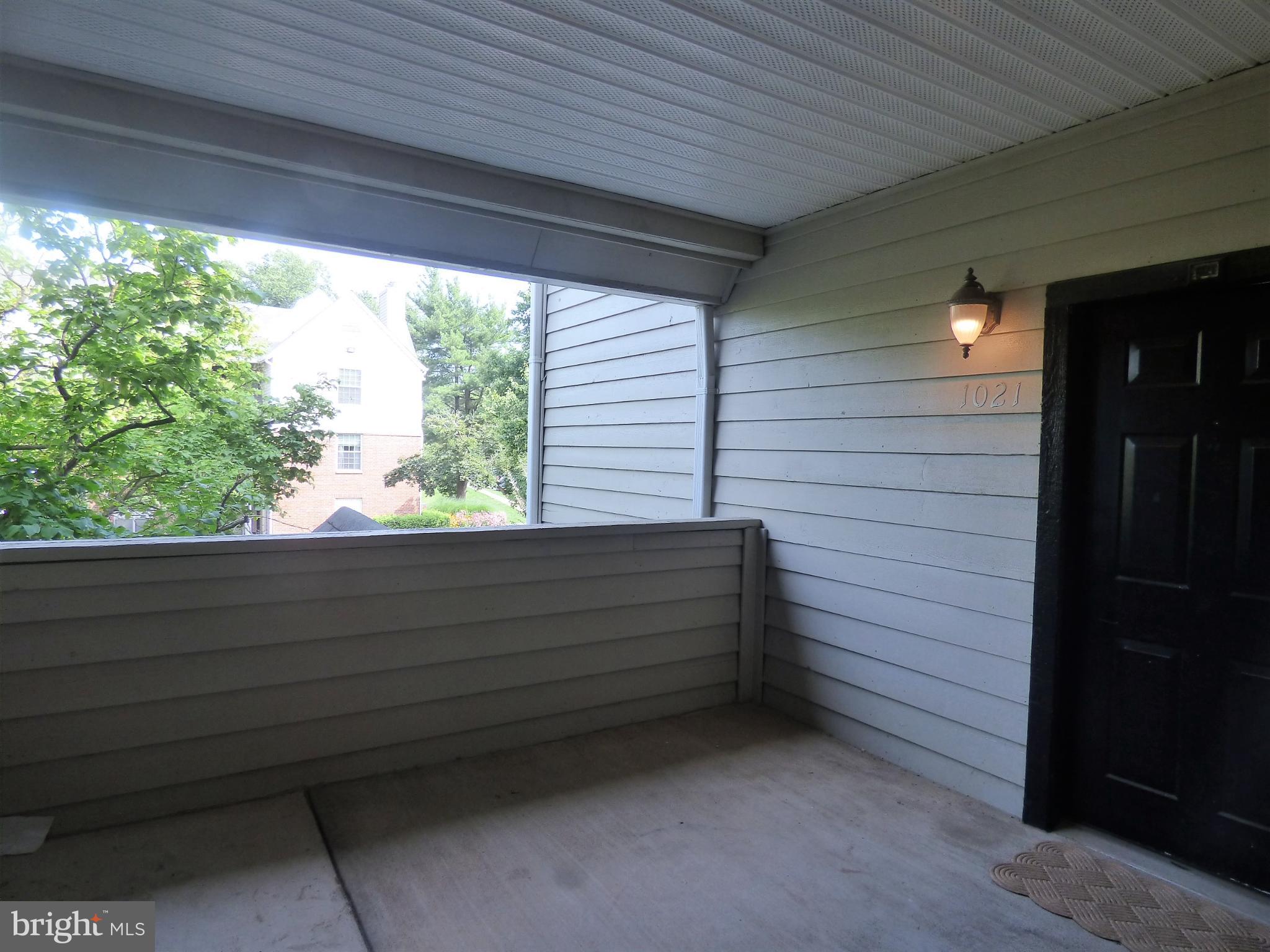 PENDERBROOK SQUARE CONDOMINIUMS - Residential Lease