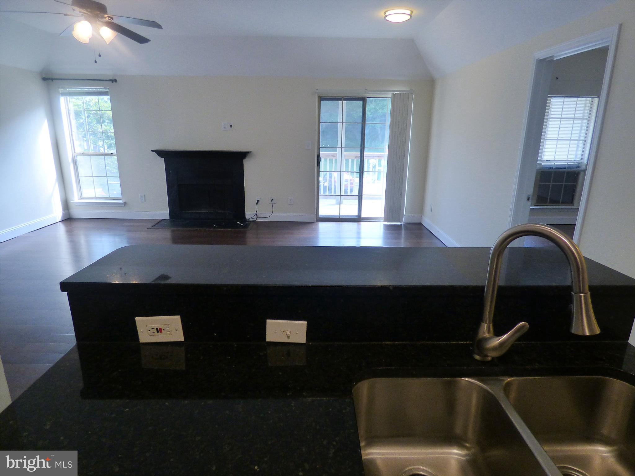 PENDERBROOK SQUARE CONDOMINIUMS - Residential Lease