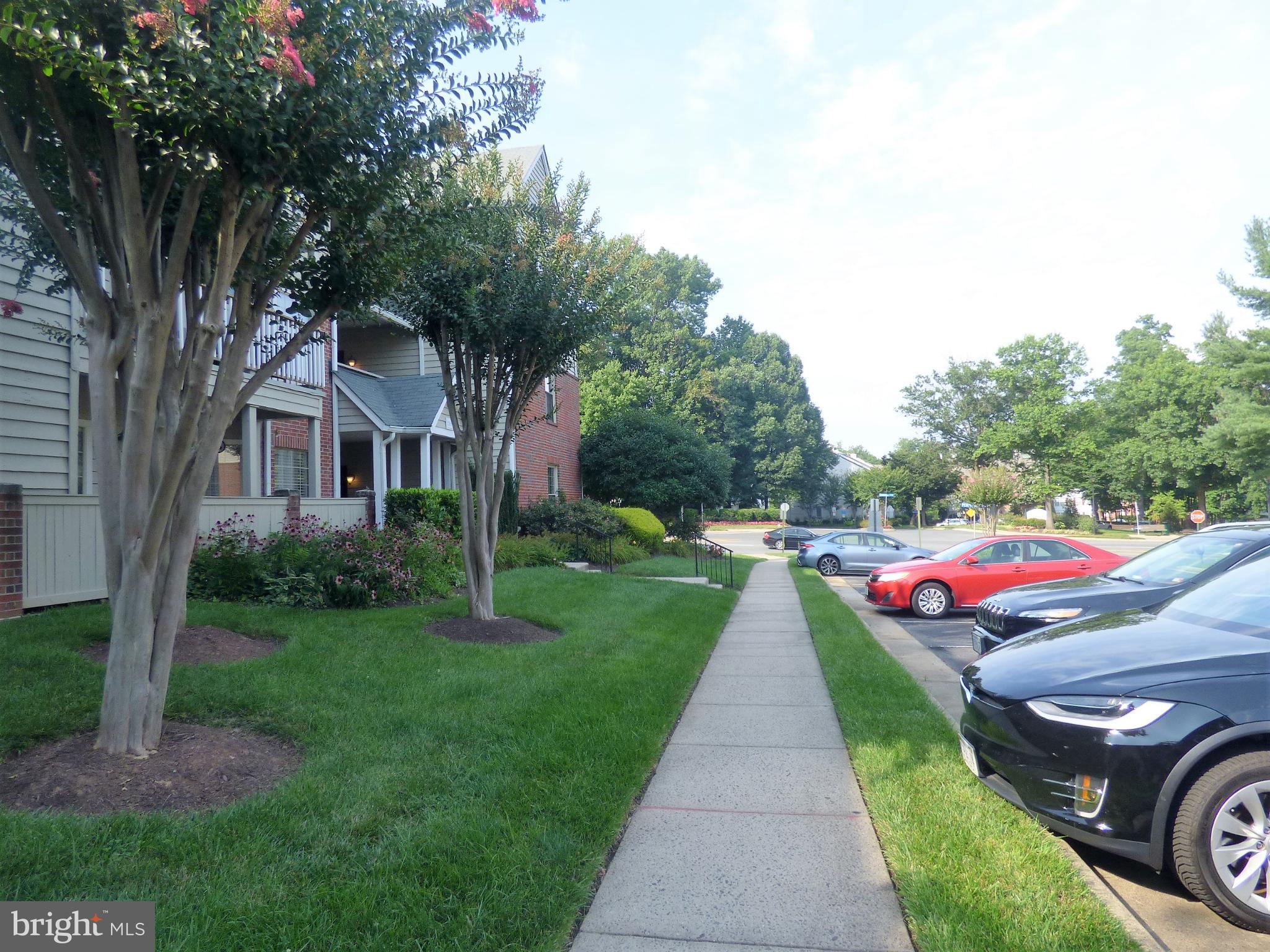 PENDERBROOK SQUARE CONDOMINIUMS - Residential Lease