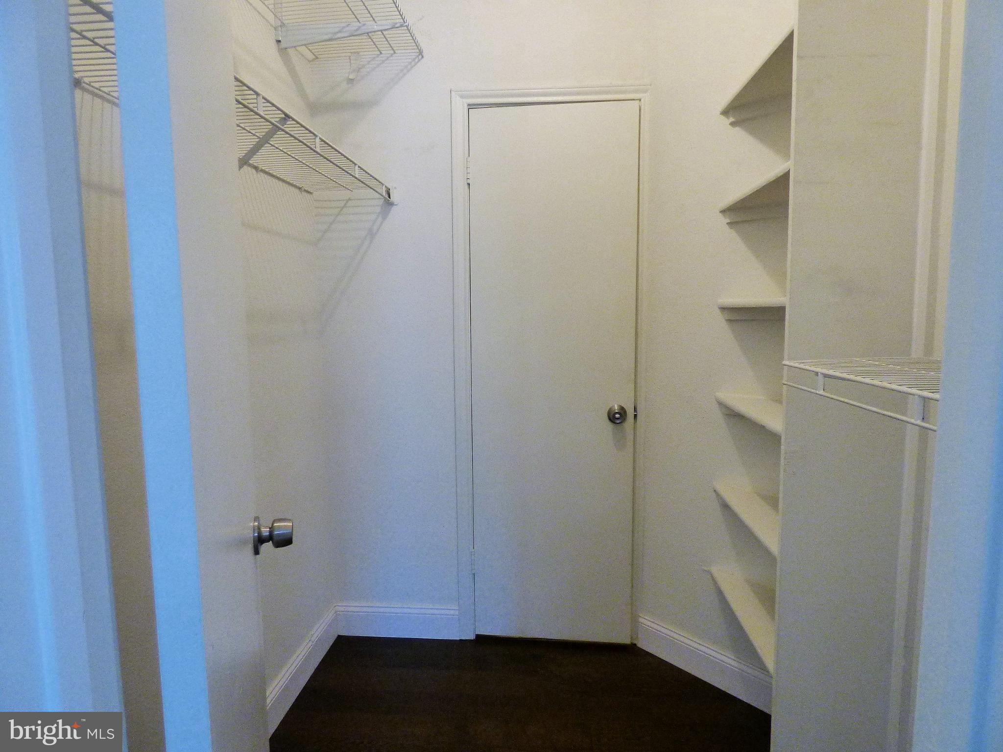 PENDERBROOK SQUARE CONDOMINIUMS - Residential Lease