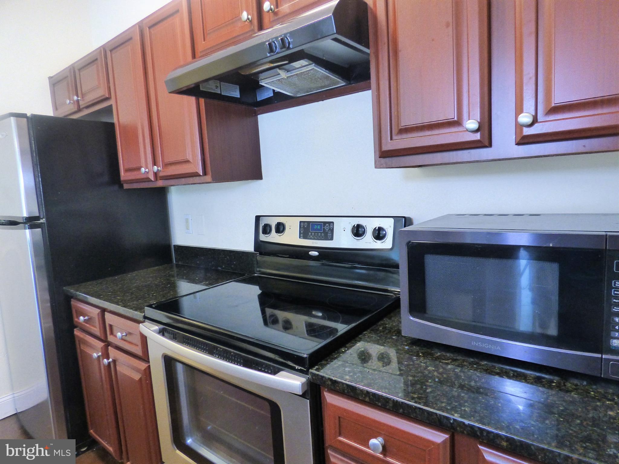 PENDERBROOK SQUARE CONDOMINIUMS - Residential Lease