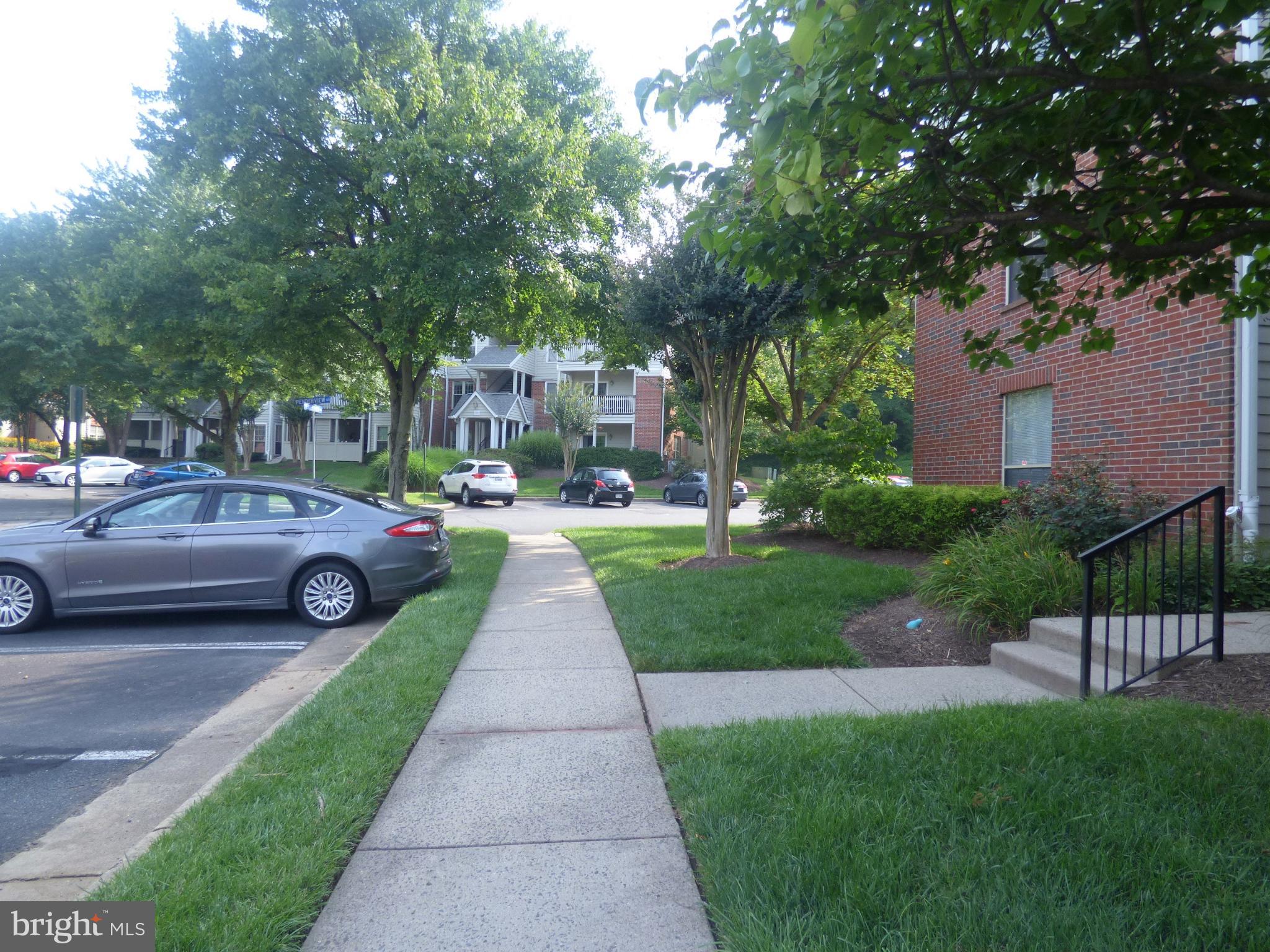 PENDERBROOK SQUARE CONDOMINIUMS - Residential Lease