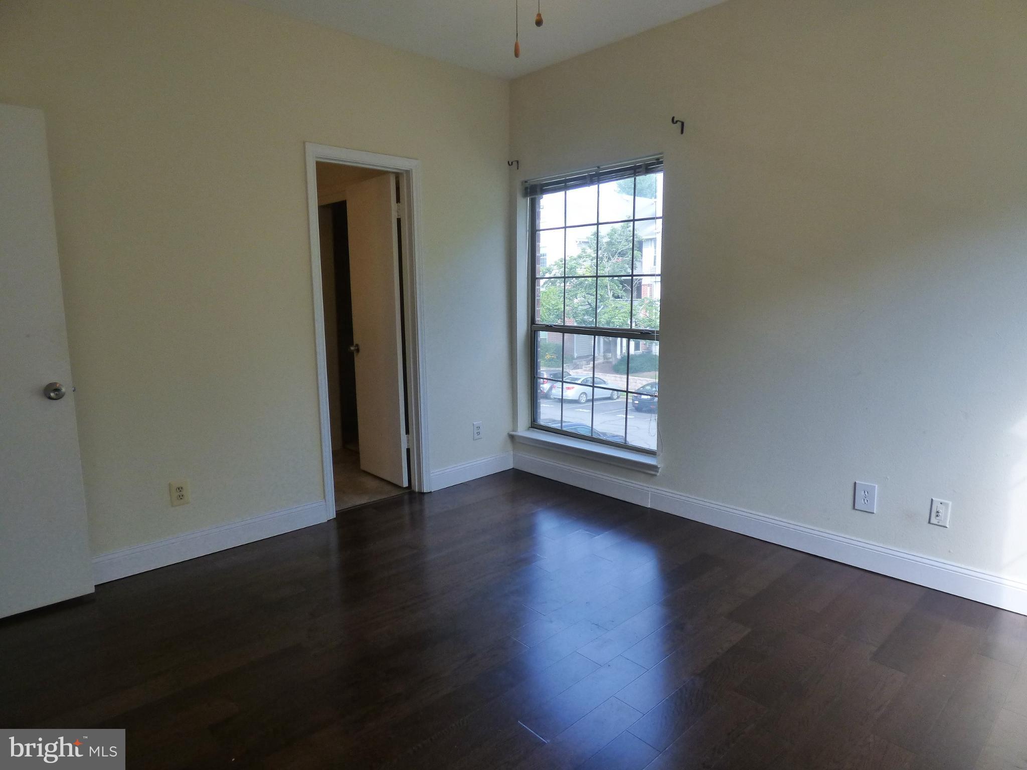 PENDERBROOK SQUARE CONDOMINIUMS - Residential Lease