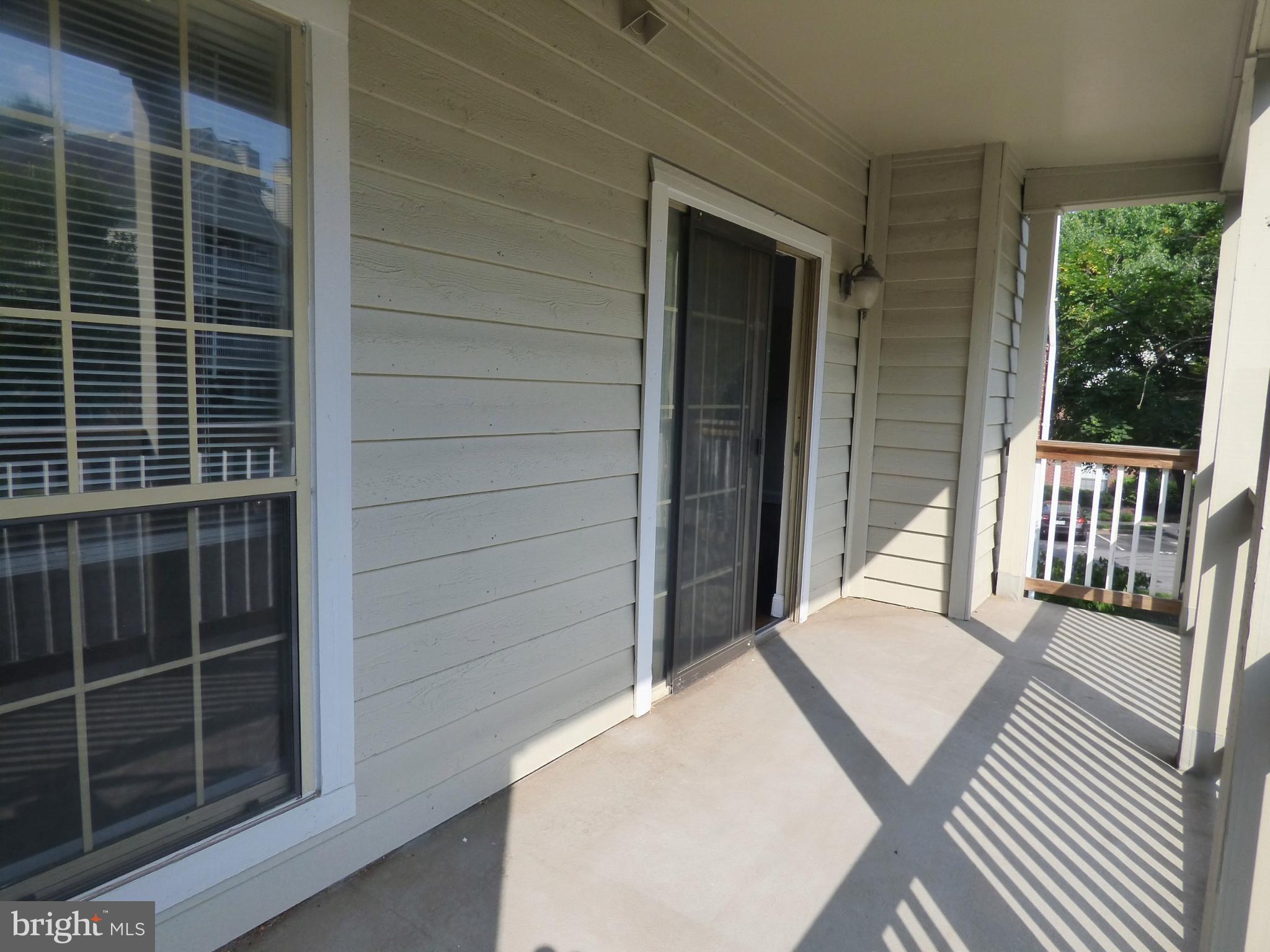 PENDERBROOK SQUARE CONDOMINIUMS - Residential Lease