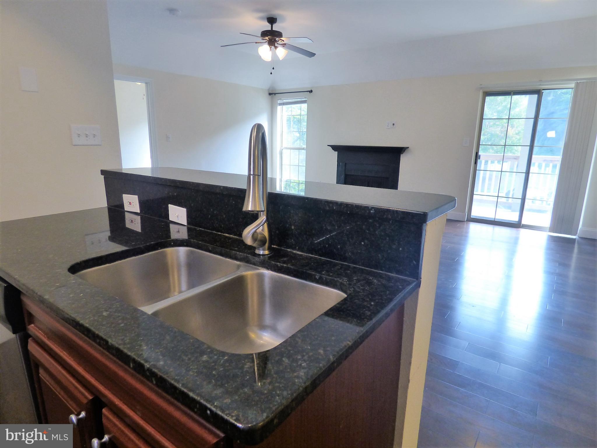 PENDERBROOK SQUARE CONDOMINIUMS - Residential Lease