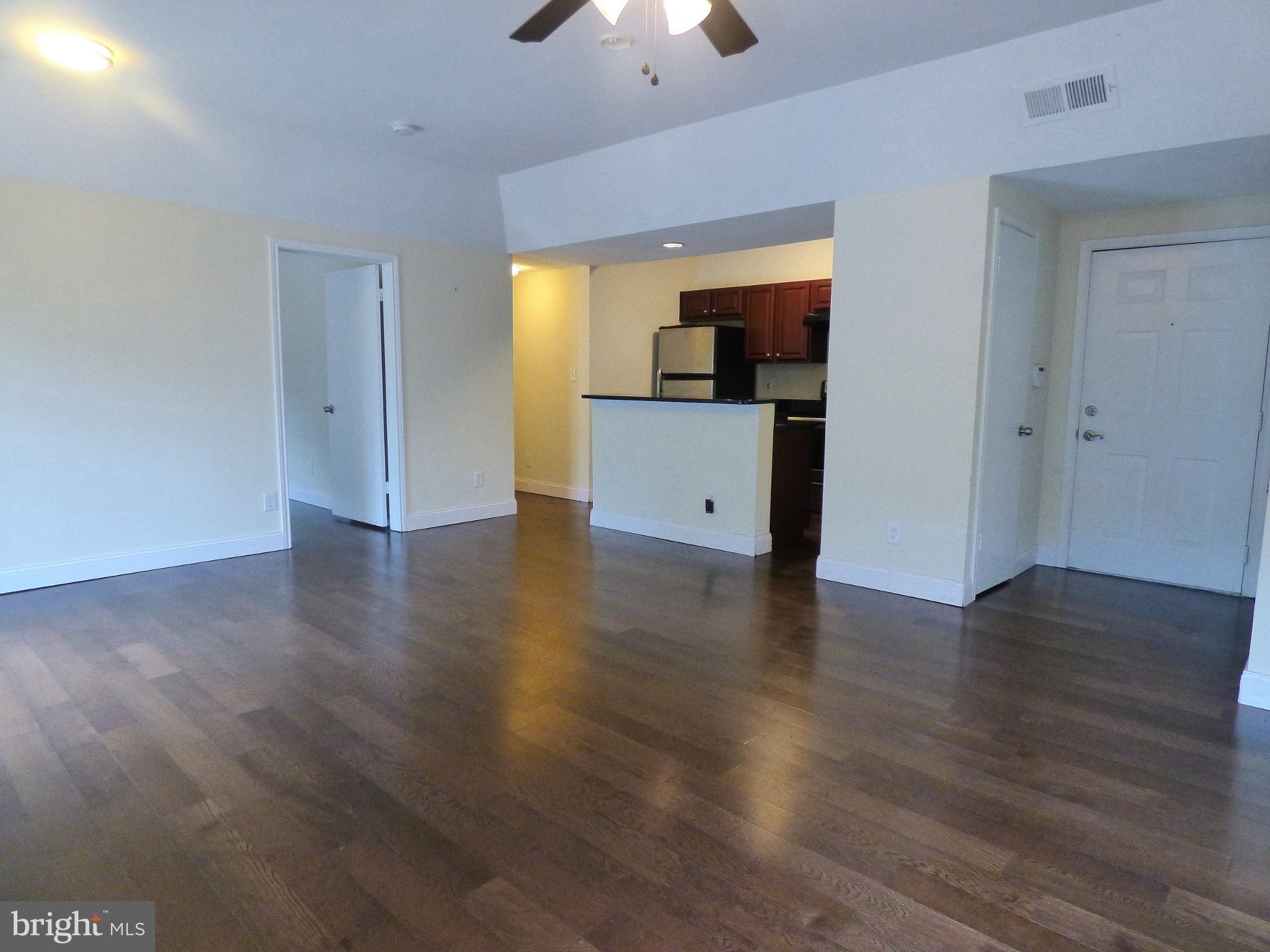 PENDERBROOK SQUARE CONDOMINIUMS - Residential Lease