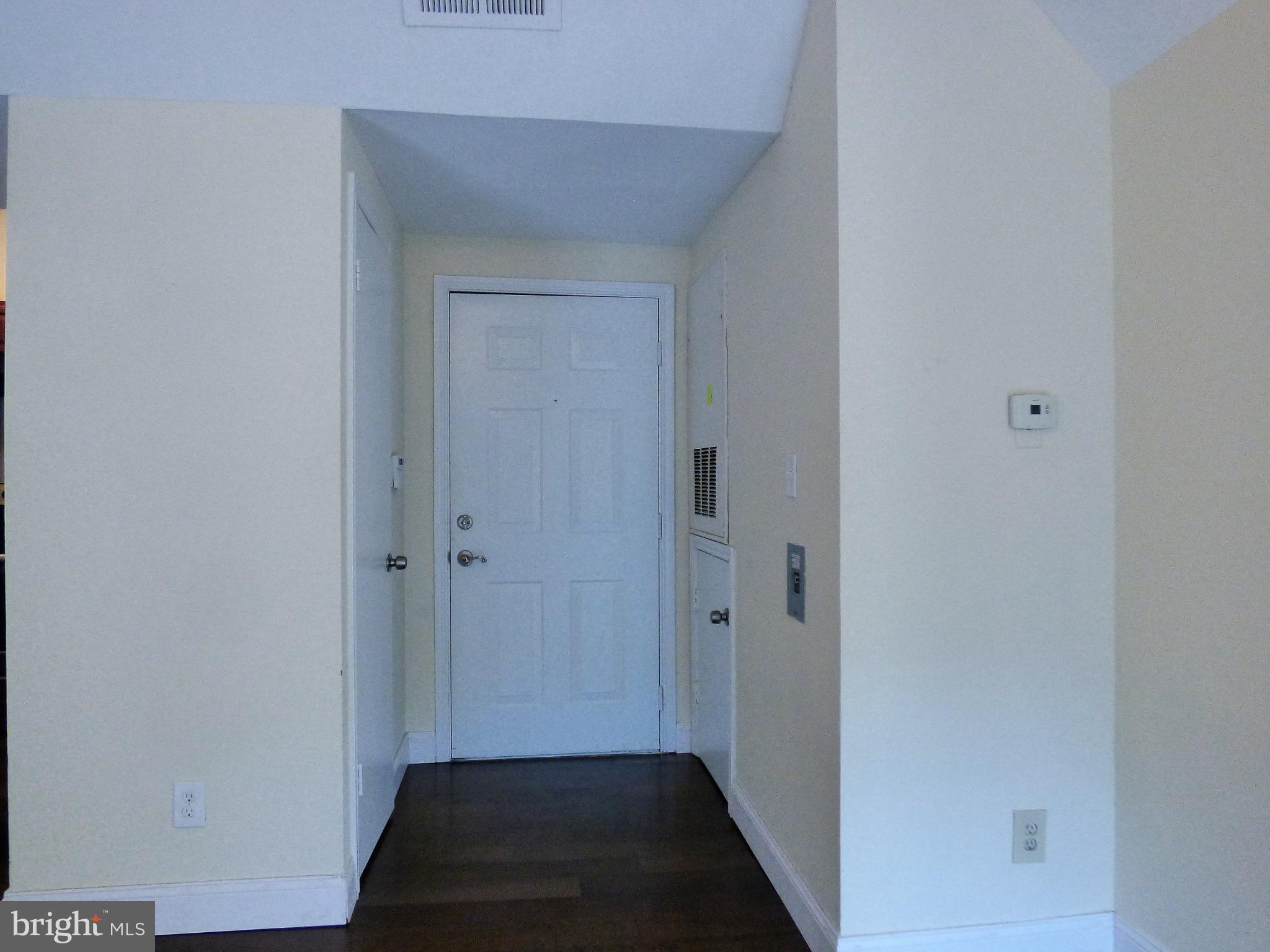 PENDERBROOK SQUARE CONDOMINIUMS - Residential Lease