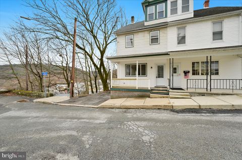 242 VAN GELDER STREET TAMAQUA PA 18252