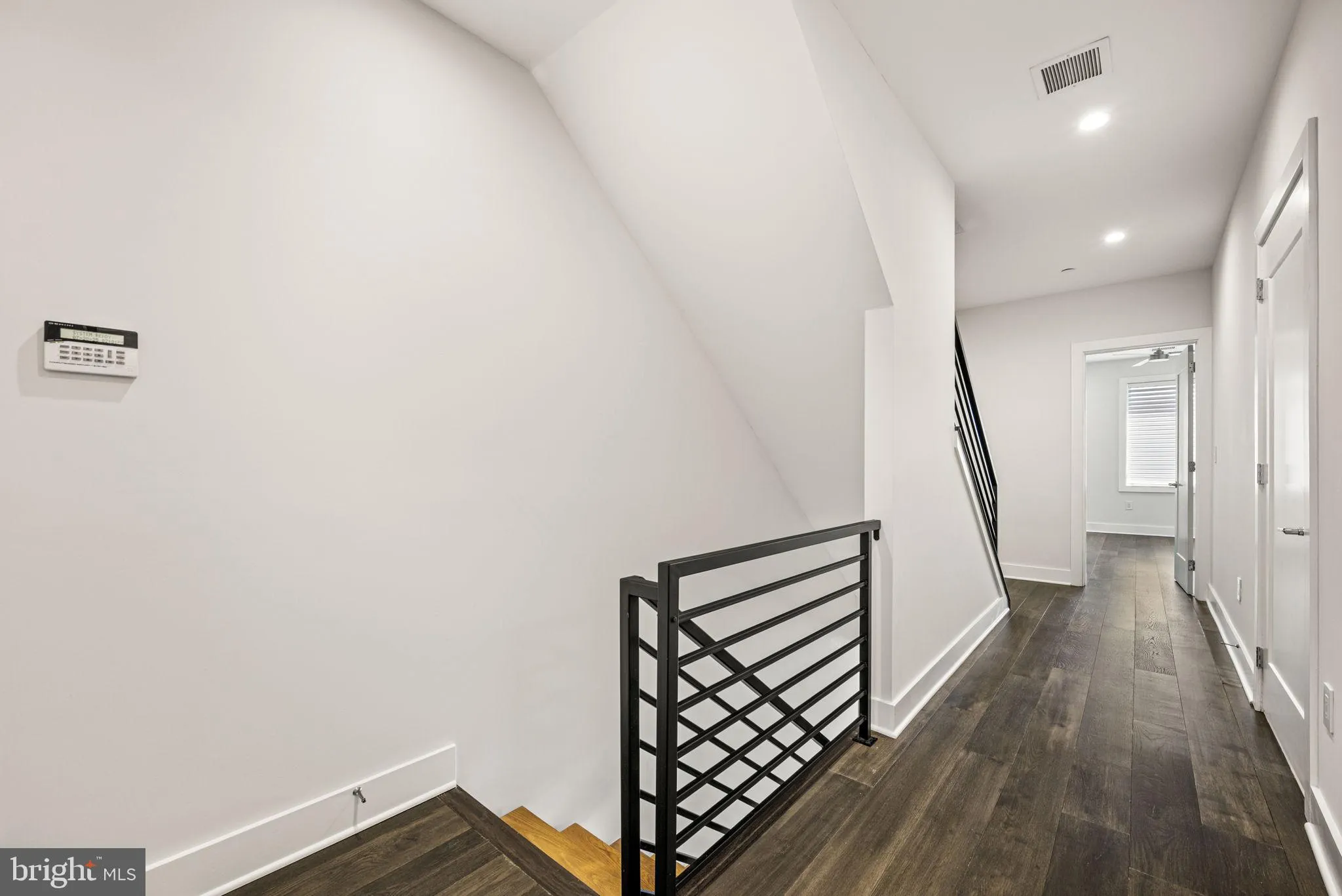 Philadelphia, Pennsylvania 19147, United States, 3 Bedrooms Bedrooms, ,4 BathroomsBathrooms,Residential,Active,208198