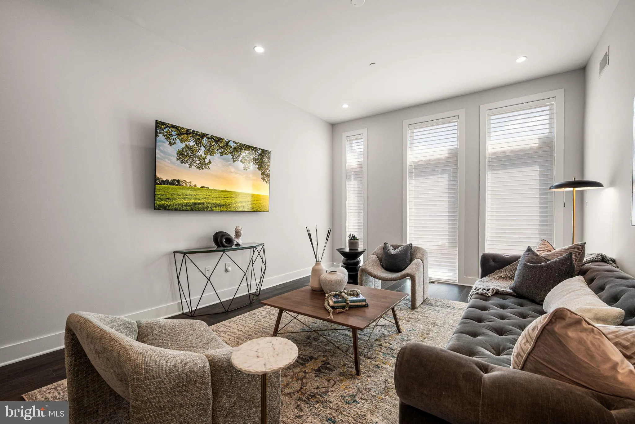 Philadelphia, Pennsylvania 19147, United States, 3 Bedrooms Bedrooms, ,4 BathroomsBathrooms,Residential,Active,208198