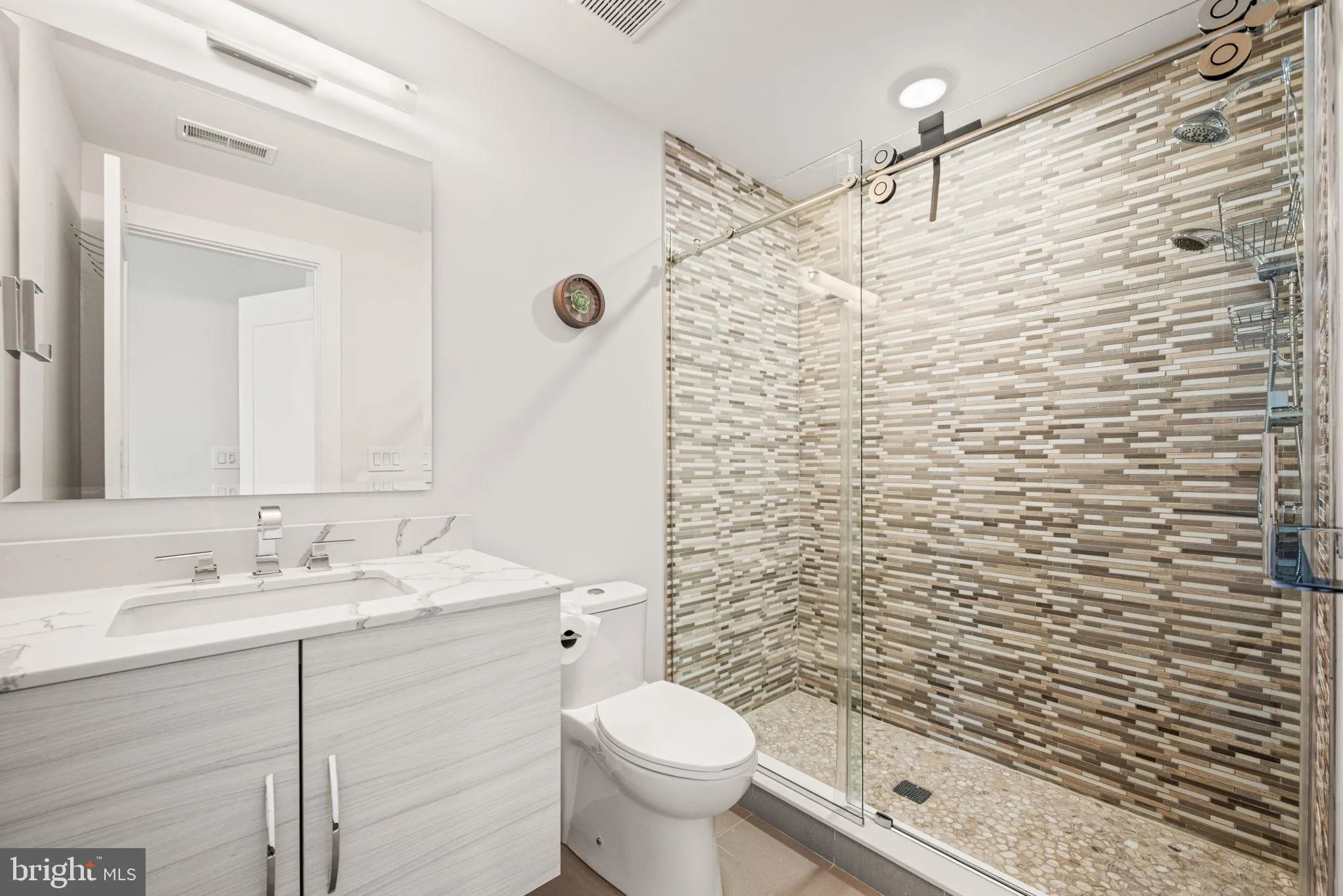 Philadelphia, Pennsylvania 19147, United States, 3 Bedrooms Bedrooms, ,4 BathroomsBathrooms,Residential,Active,208198