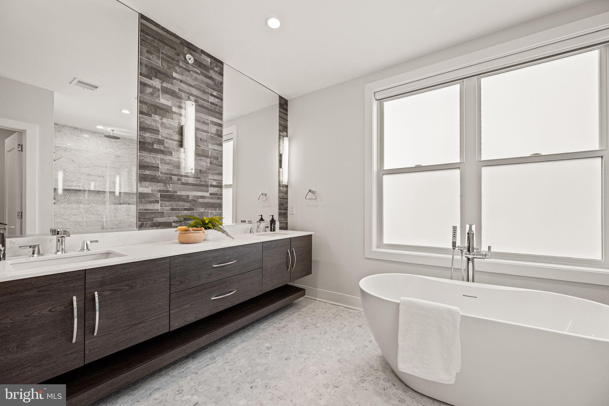 BELLA VISTA - Residential Lease