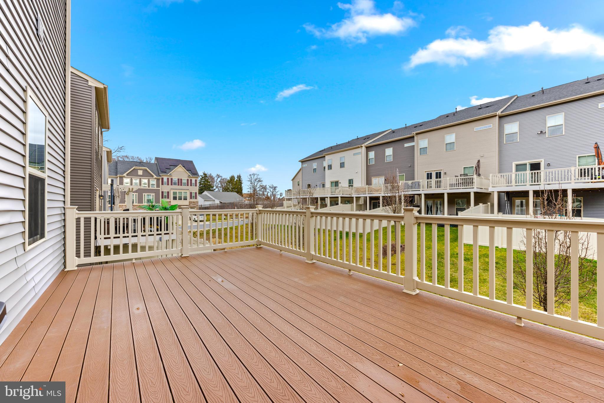 PONDVIEW - Residential