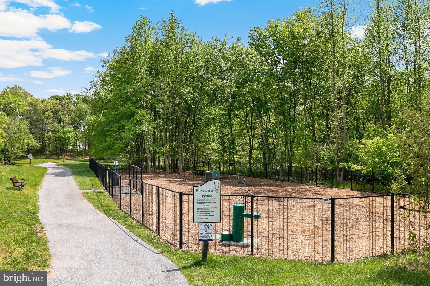 PONDVIEW - Residential