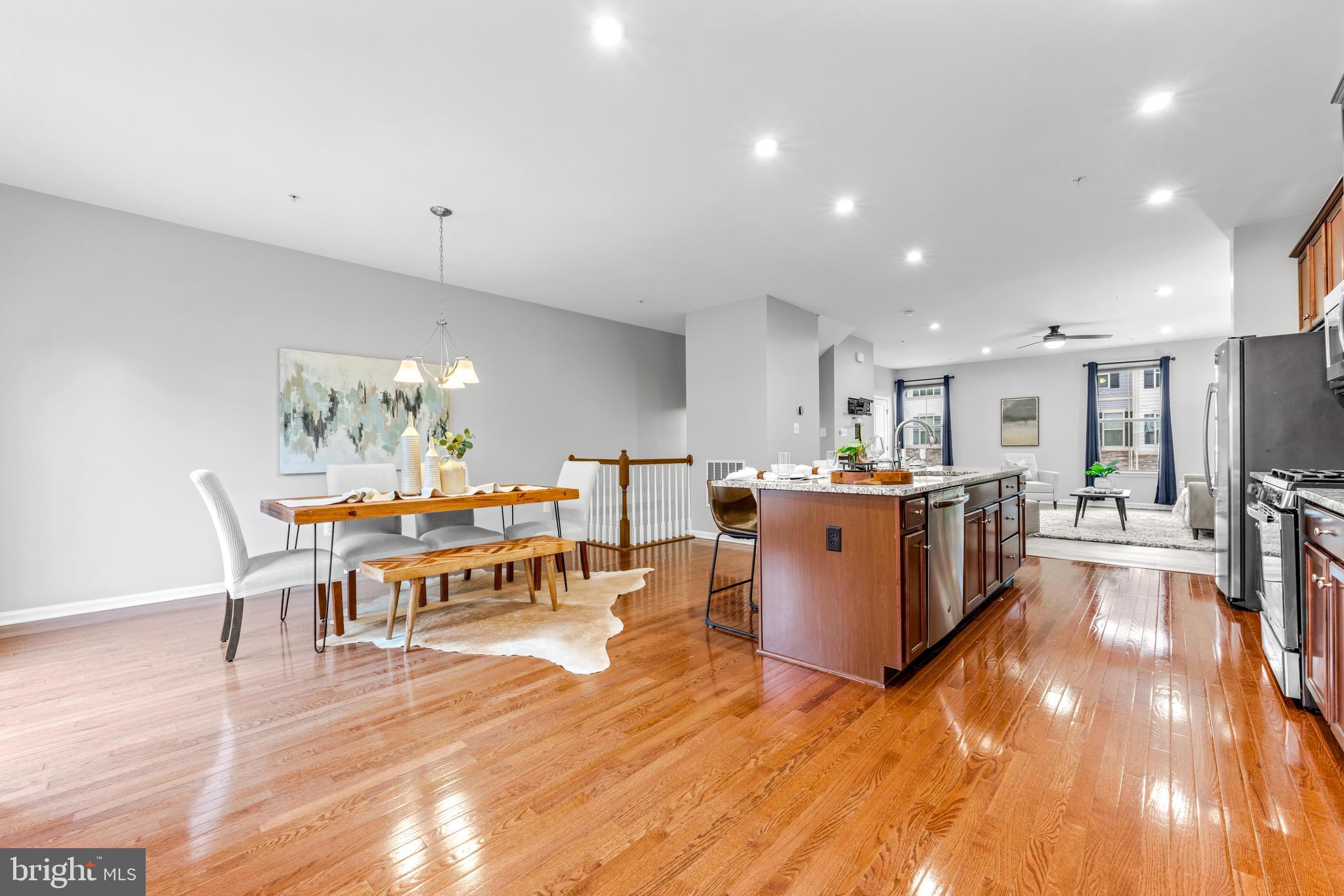 PONDVIEW - Residential