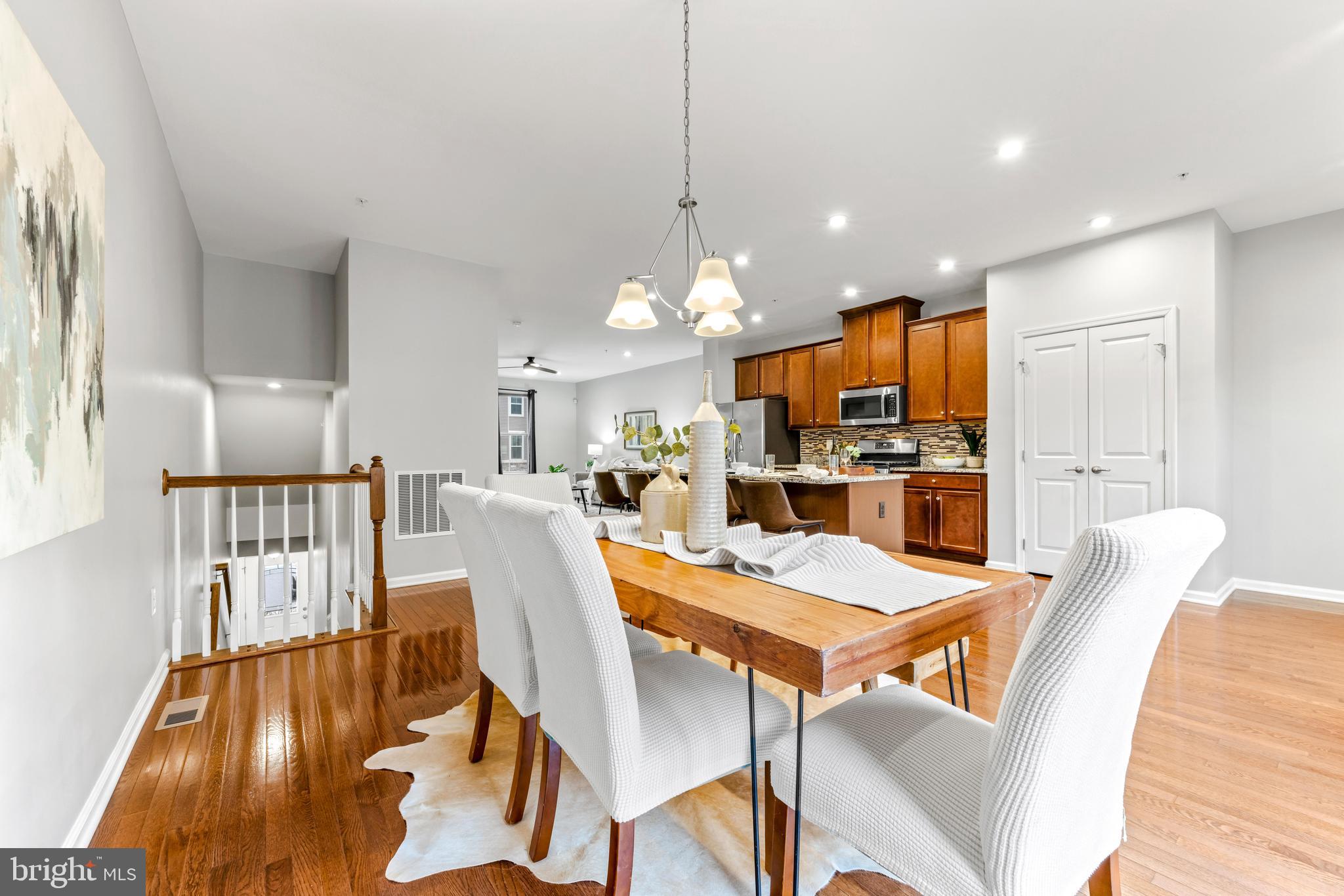 PONDVIEW - Residential