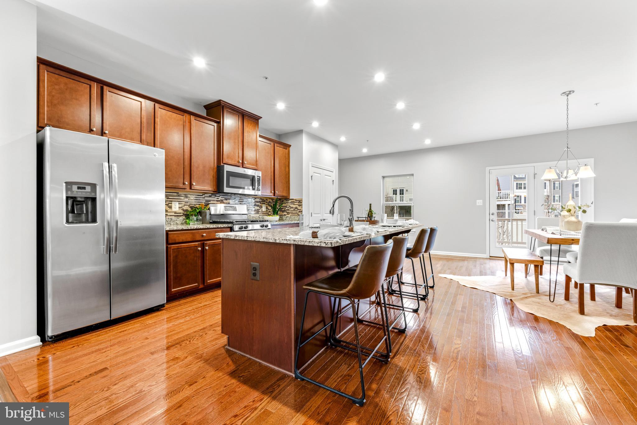 PONDVIEW - Residential