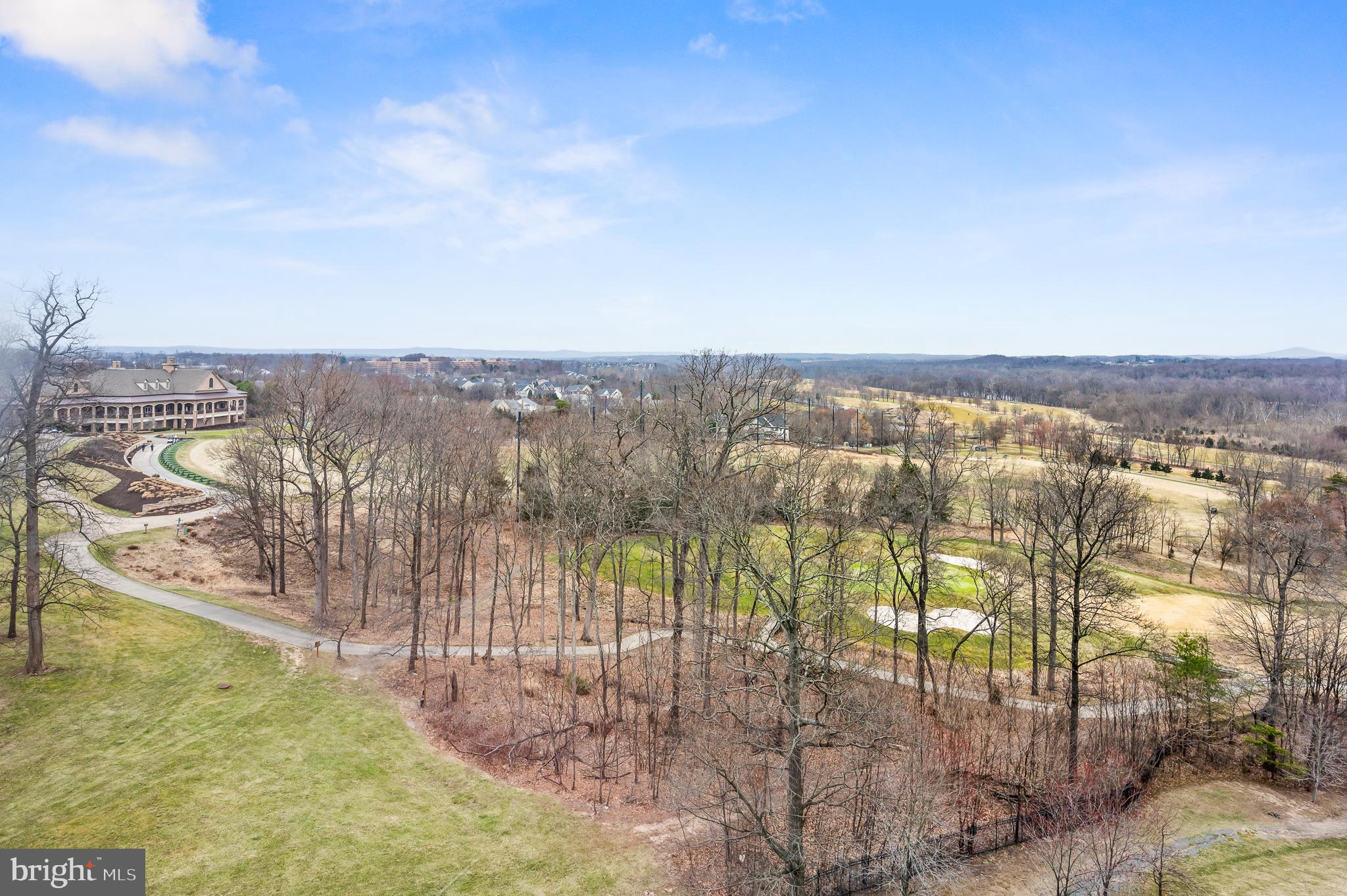 LANSDOWNE WOODS - Residential