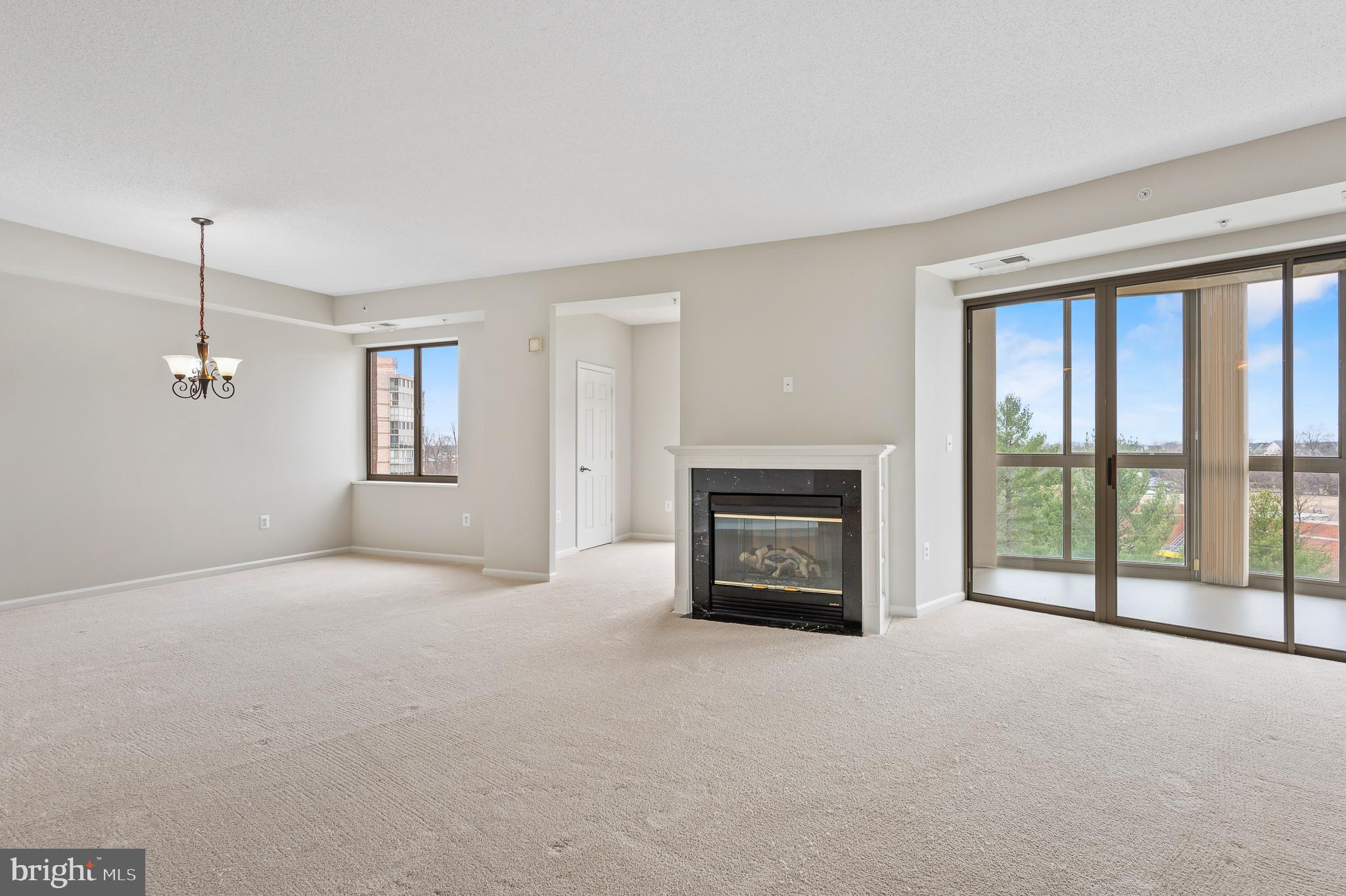 LANSDOWNE WOODS - Residential