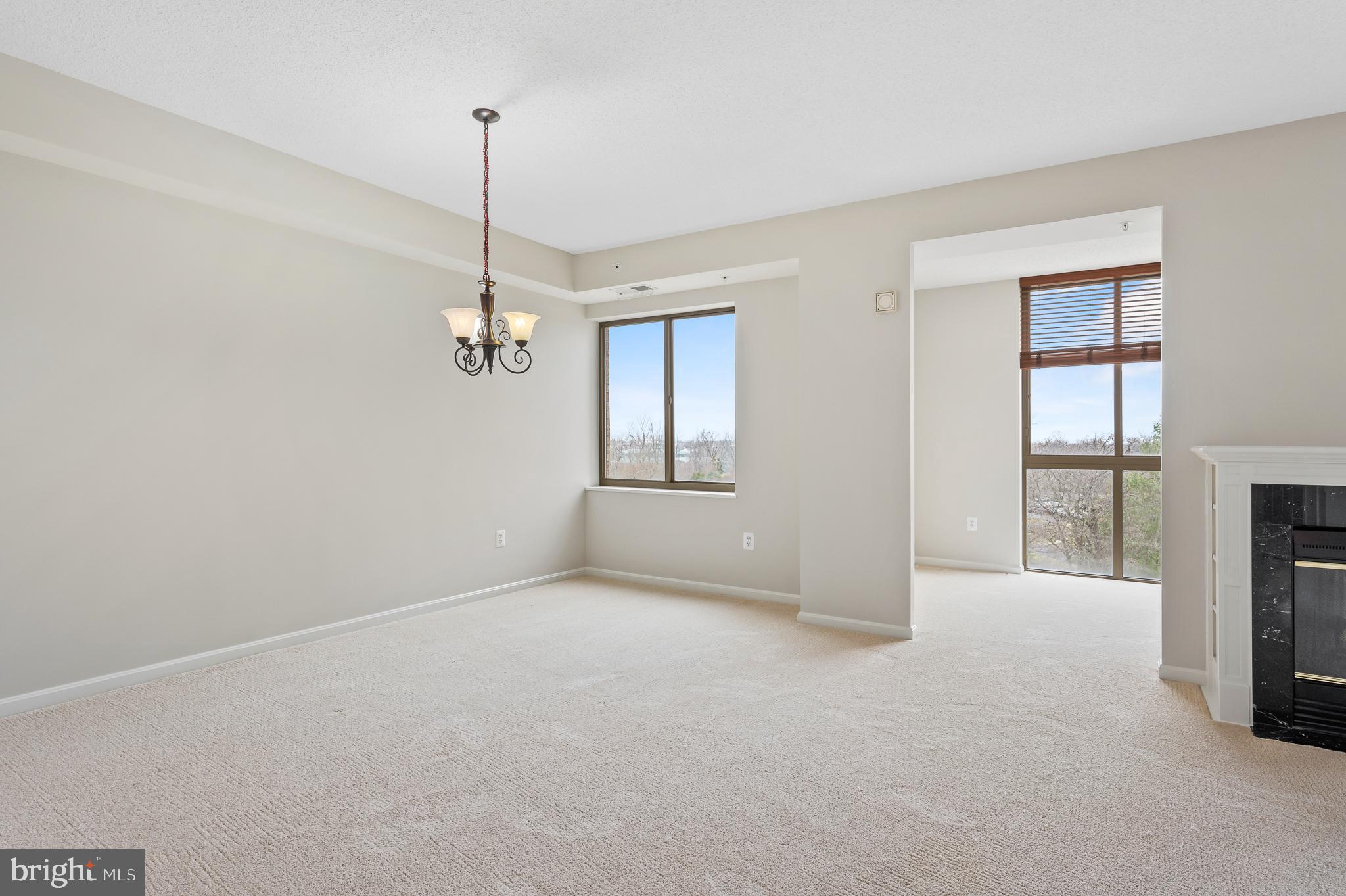 LANSDOWNE WOODS - Residential